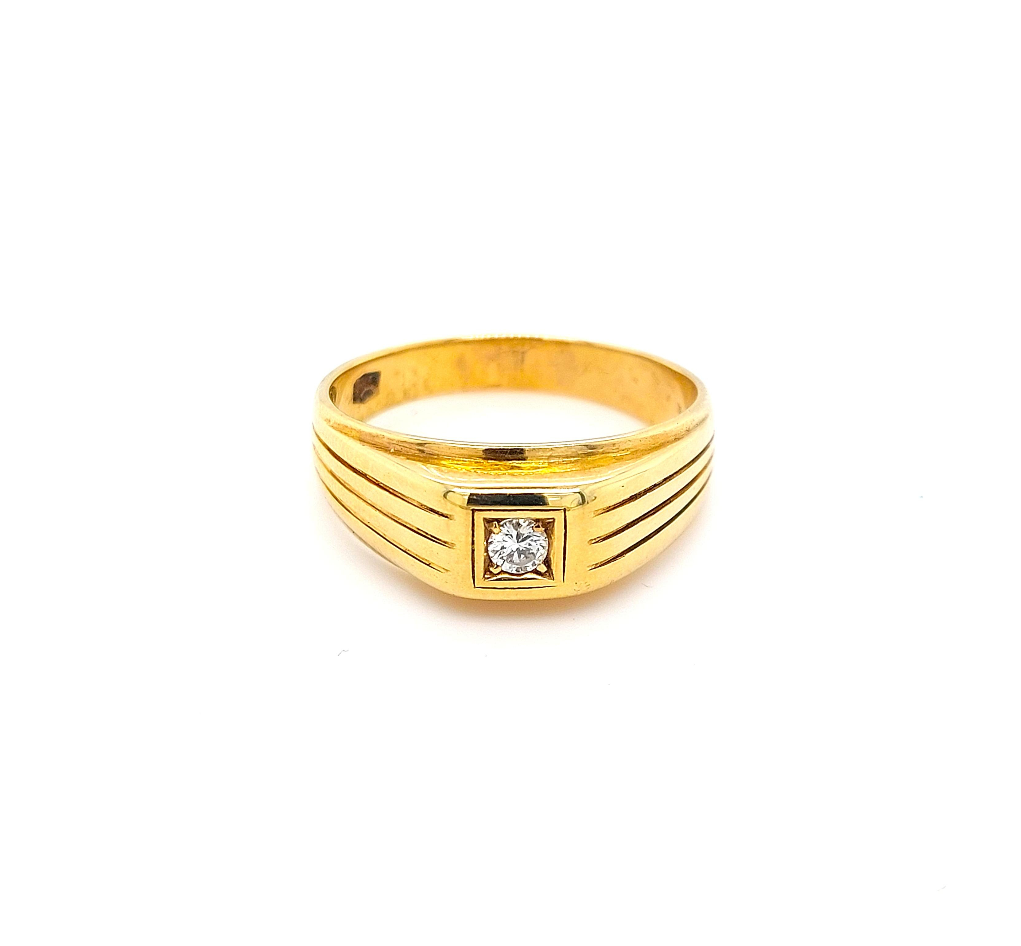 De HBCOLLECTIE ring is een stijlvolle toevoeging aan uw sieradencollectie. Met een juweelgrootte van 63 is deze ring ontworpen voor een comfortabele pasvorm. Ideaal voor zowel dagelijks gebruik als speciale gelegenheden, voegt deze ring verfijning en elegantie toe aan elke outfit. Combineer met andere sieraden voor een complete look. Perfect als cadeau of persoonlijke aankoop.