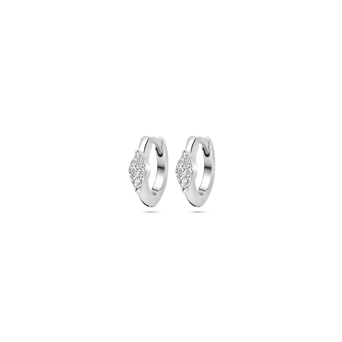 Gerhodineerd 925 zilveren klapoorringen uitgevoerd met zirkonia. De klapoorringen hebben een afmeting van 10x2.5mm.
