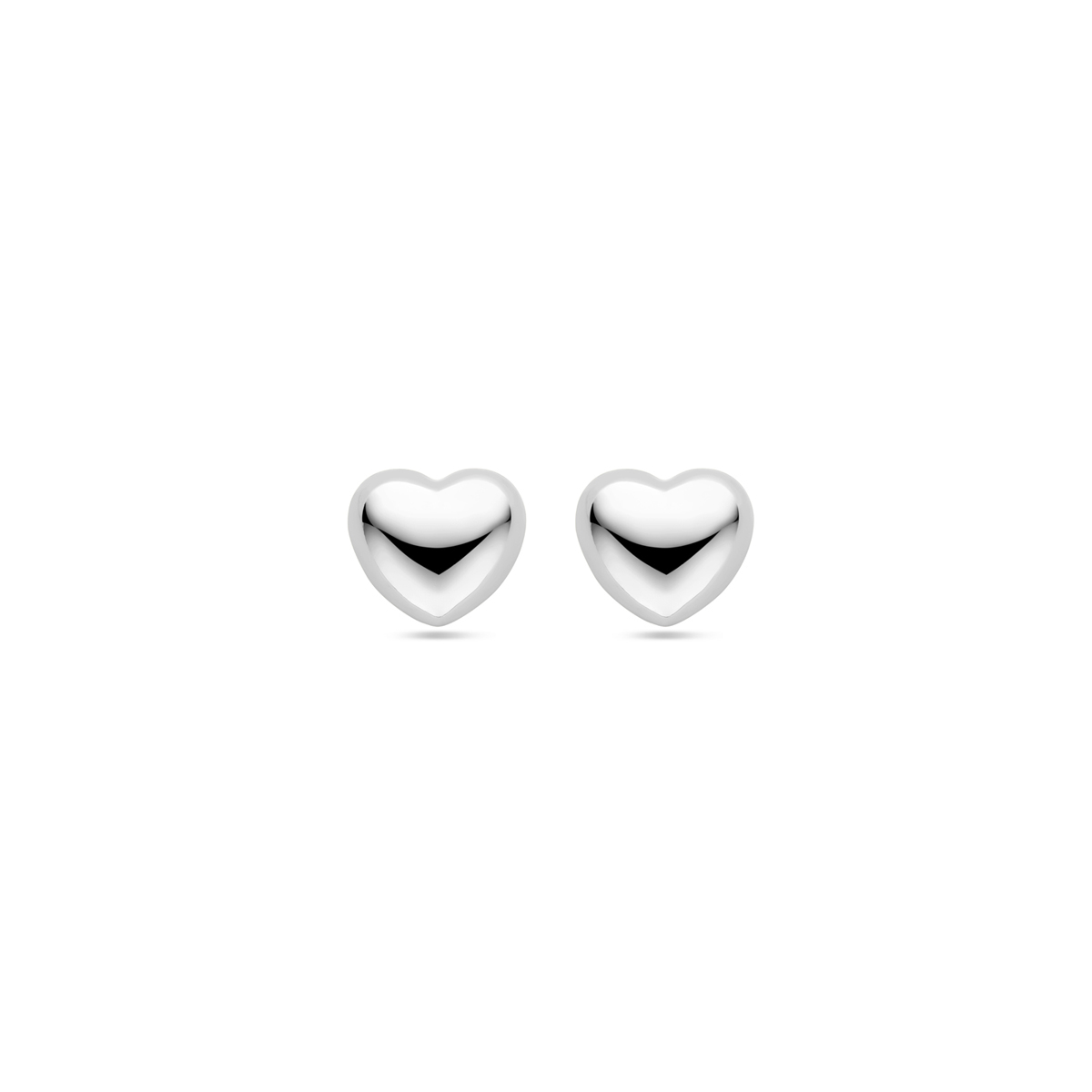 Gerhodineerd 925 zilveren oorknoppen uitgevoerd in de vorm van een hartje. De oorknoppen hebben een afmeting van 9.5x10mm.
