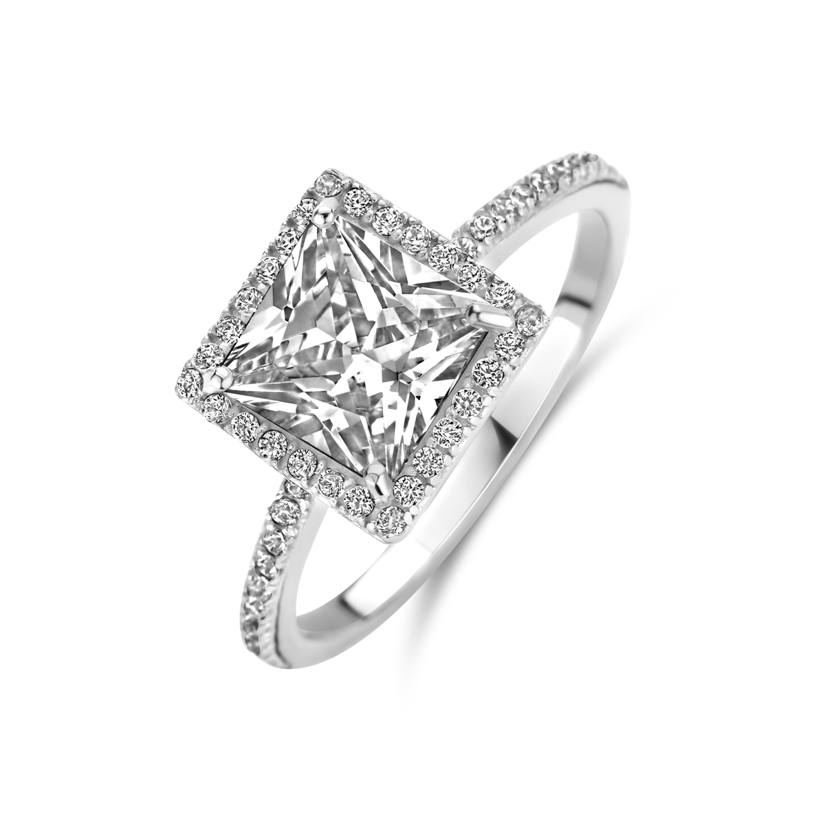 Gerhodineerd 925 zilveren ring uitgevoerd met zirkonia. De ring heeft een breedte van 9.5mm.