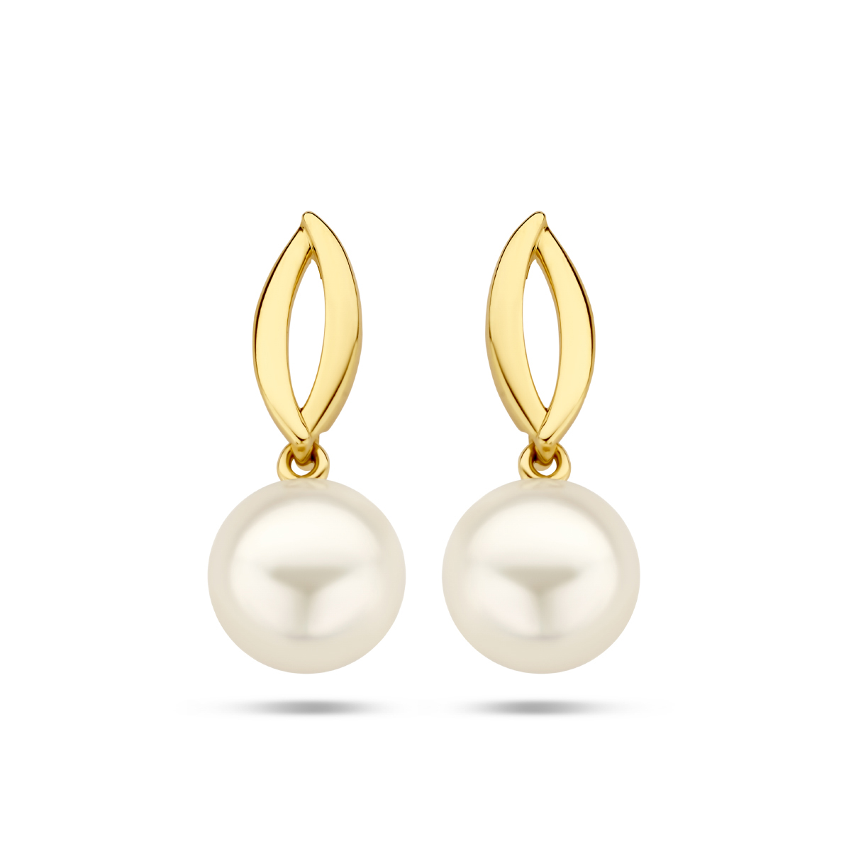 14k Geelgouden oorhangers uitgevoerd met een zoetwaterparel van 8.5mm. De oorhangers hebben een totale hoogte van 21.5mm.