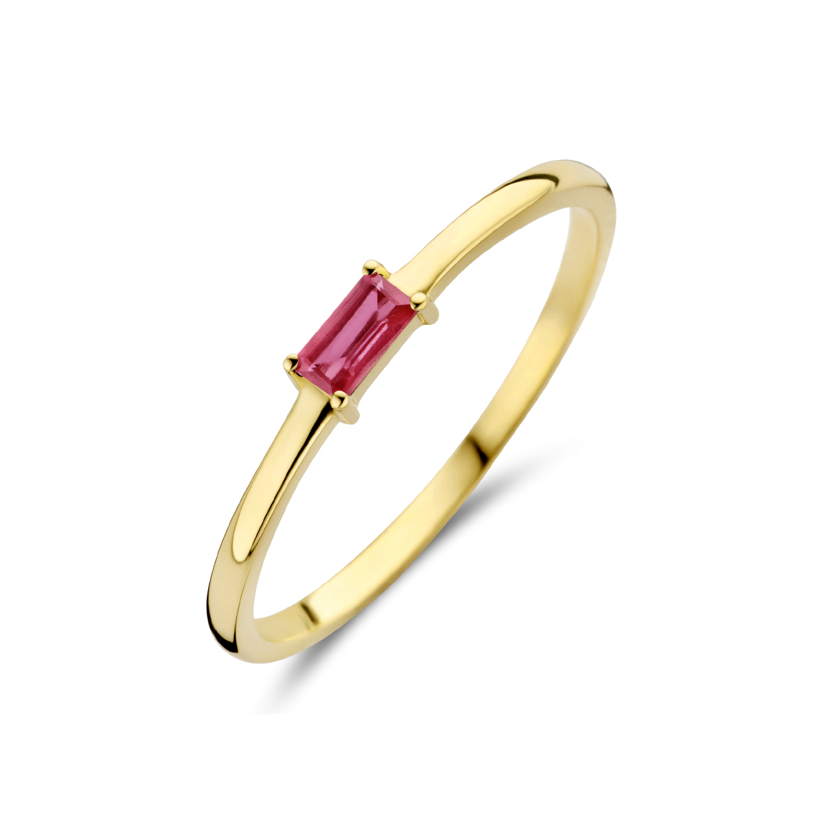 14k Geelgouden ring uitgevoerd met een schitterende robijn. De ring heeft een breedte van 2.5mm.