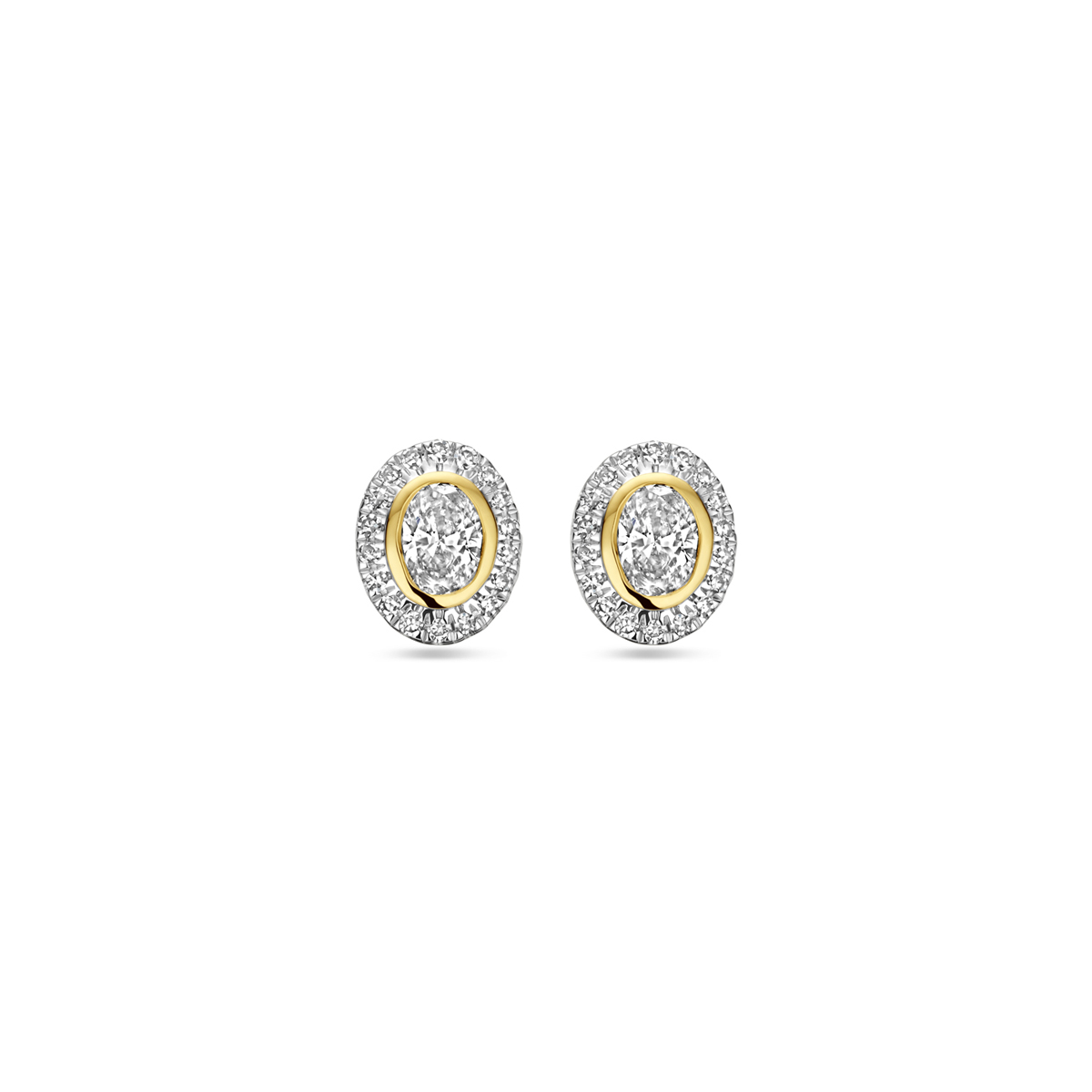 14k Geelgouden oorknoppen uitgevoerd met diamant. De oorknoppen hebben een afmeting van 7.5x6mm. Het totale diamantgewicht is 0.50ct.
