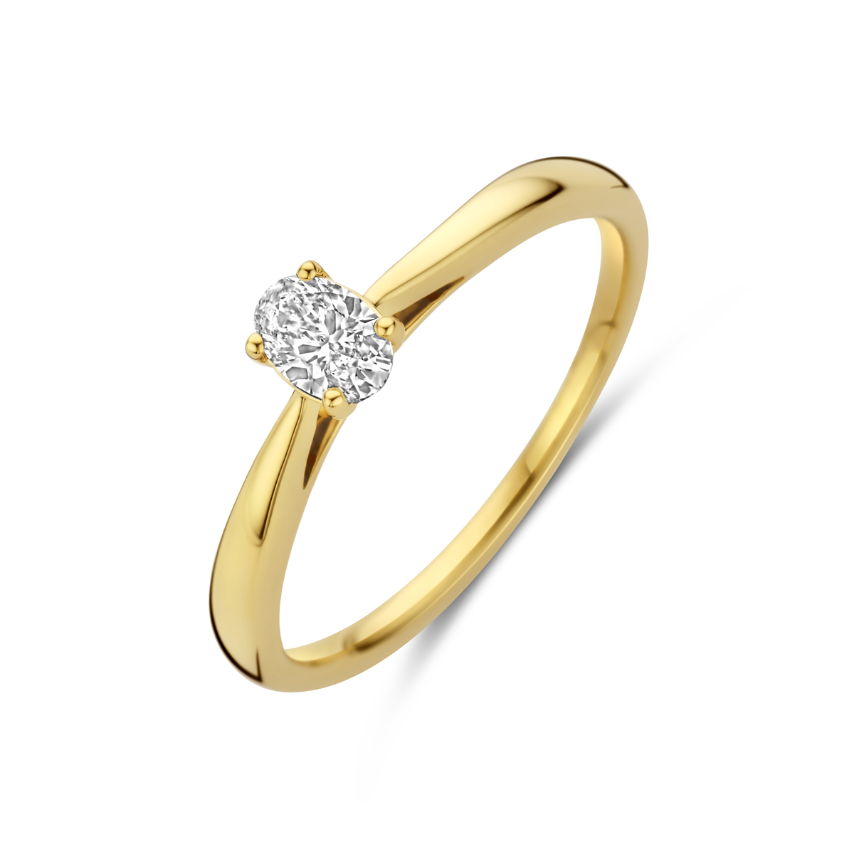 14k Geelgouden ring uitgevoerd met lab grown diamant. De ring heeft een breedte van 5mm. Het diamantgewicht is 0.25ct. Lab grown diamanten zijn diamanten die ontstaan in een laboratorium. Onder extreem hoge druk en temperatuur wordt het natuurlijk ontstaansproces nagebootst met als eindresultaat een diamant met dezelfde chemische eigenschappen maar met een andere oorsprong.