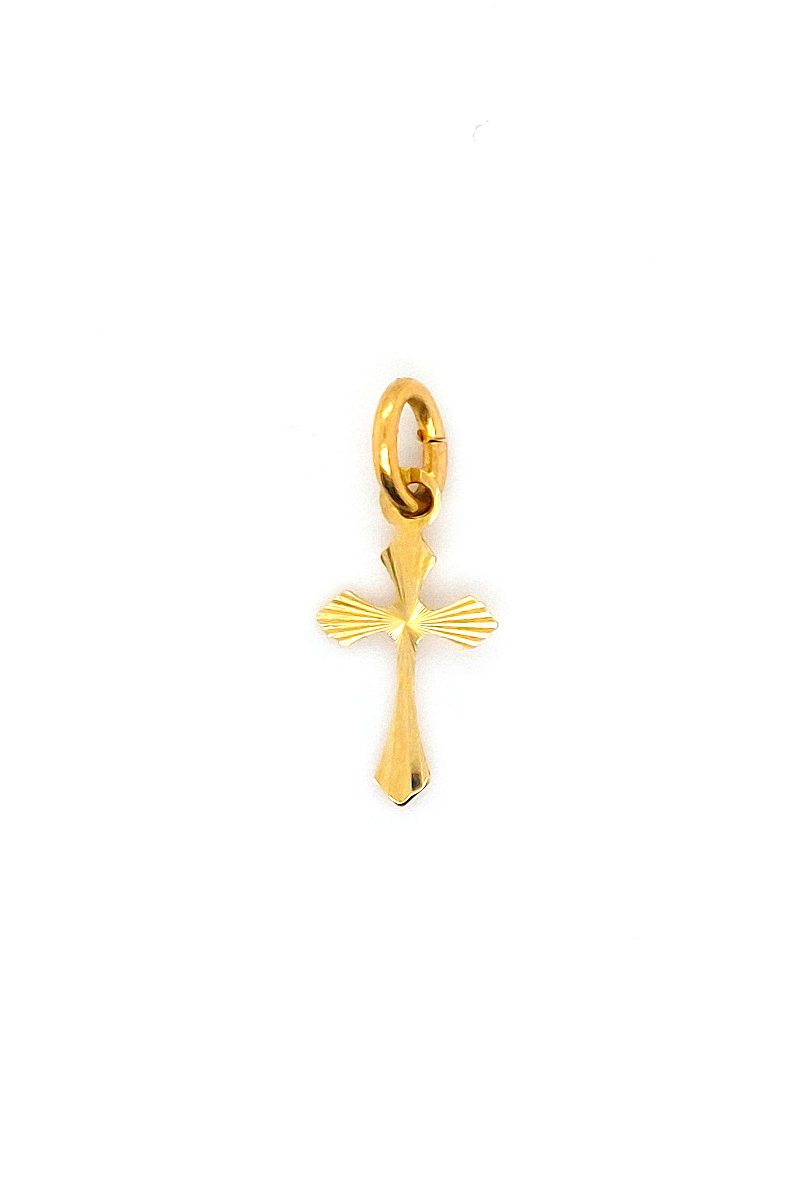 De Gouden Kruis HBCOLLECTIE hanger is een verfijnd sieraad in de categorie JUWEEL. Deze prachtige hanger is perfect te combineren met een elegante ketting voor een stijlvolle uitstraling. Draag het bij formele gelegenheden of als een opvallend accent bij casual outfits. Deze hanger voegt een vleugje luxe toe aan elke look.