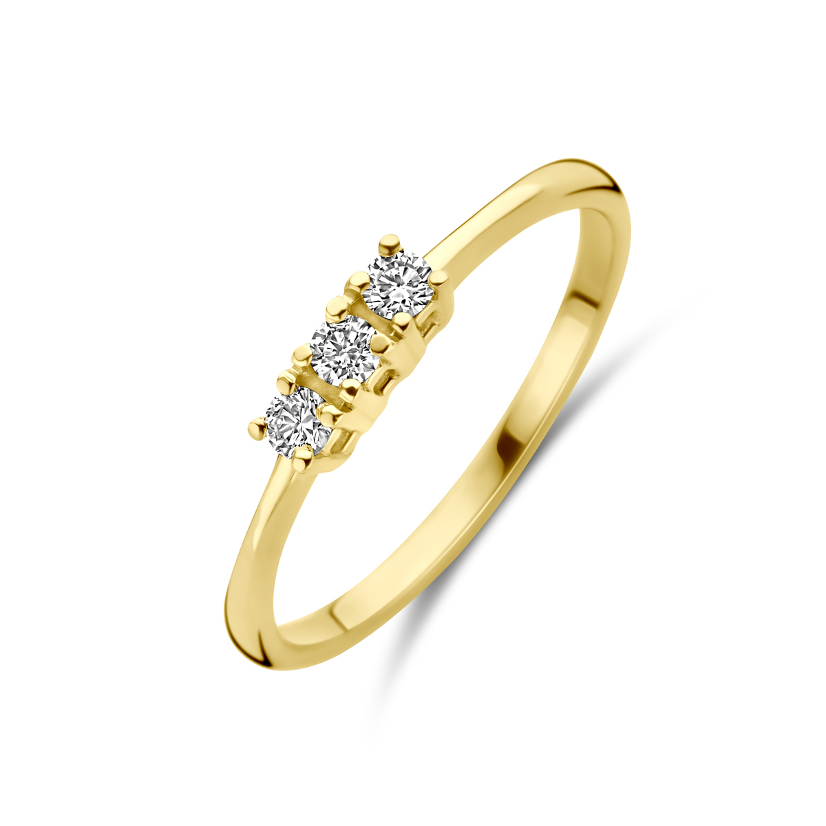18k Geelgouden ring uitgevoerd met diamant. De ring heeft een breedte van 2.5mm. Het totale diamantgewicht is 0.12ct.