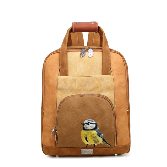Rugzak / trolleytas
B30 x H35 x D12 cm
100% vegan & eco-leer
Hoofd- en voorvak met ritssluiting
Laptopvak voor 14&Prime; laptop
3 binnenvakken
Zachte en verstelbare schouderbanden
Met ijsvogelborduring
Trolleyband aan de achterzijde
Kleurrijke, bedrukte voering
100% eerlijk geproduceerd!