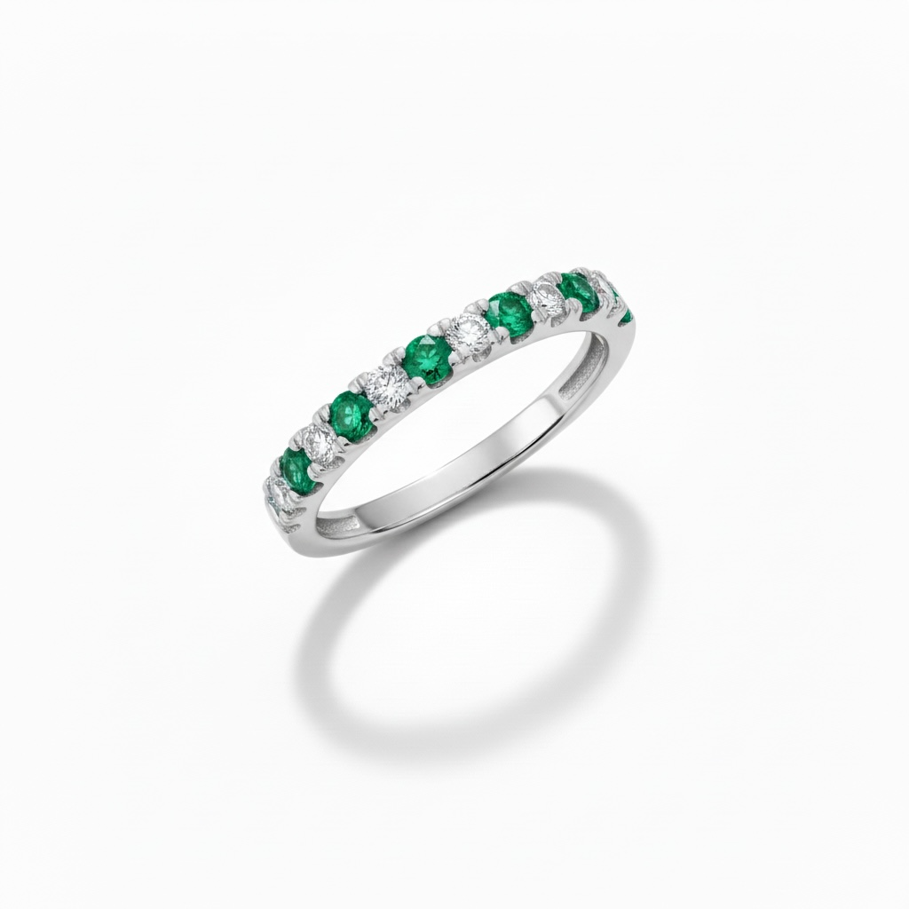 Witgouden 14k ring met 8x 0.12ct diamant en 9x 0.33ct smaragd 