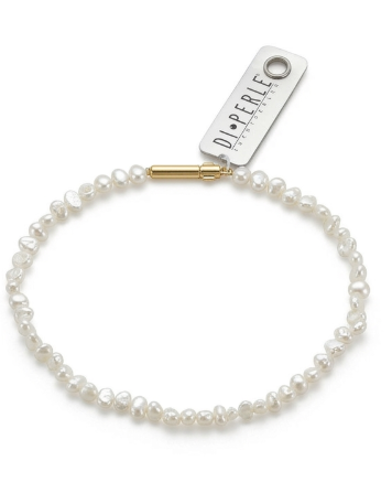 Dit product, modelnummer 82234190, is een elegante armband van staal in de maat 18,5 cm met een witte afwerking. Als onderdeel van de categorie 'Sieraad', is deze stijlvolle armband ideaal voor dagelijks gebruik of speciale gelegenheden. Draag het alleen voor een verfijnde look of combineer met andere sieraden voor een trendy statement.