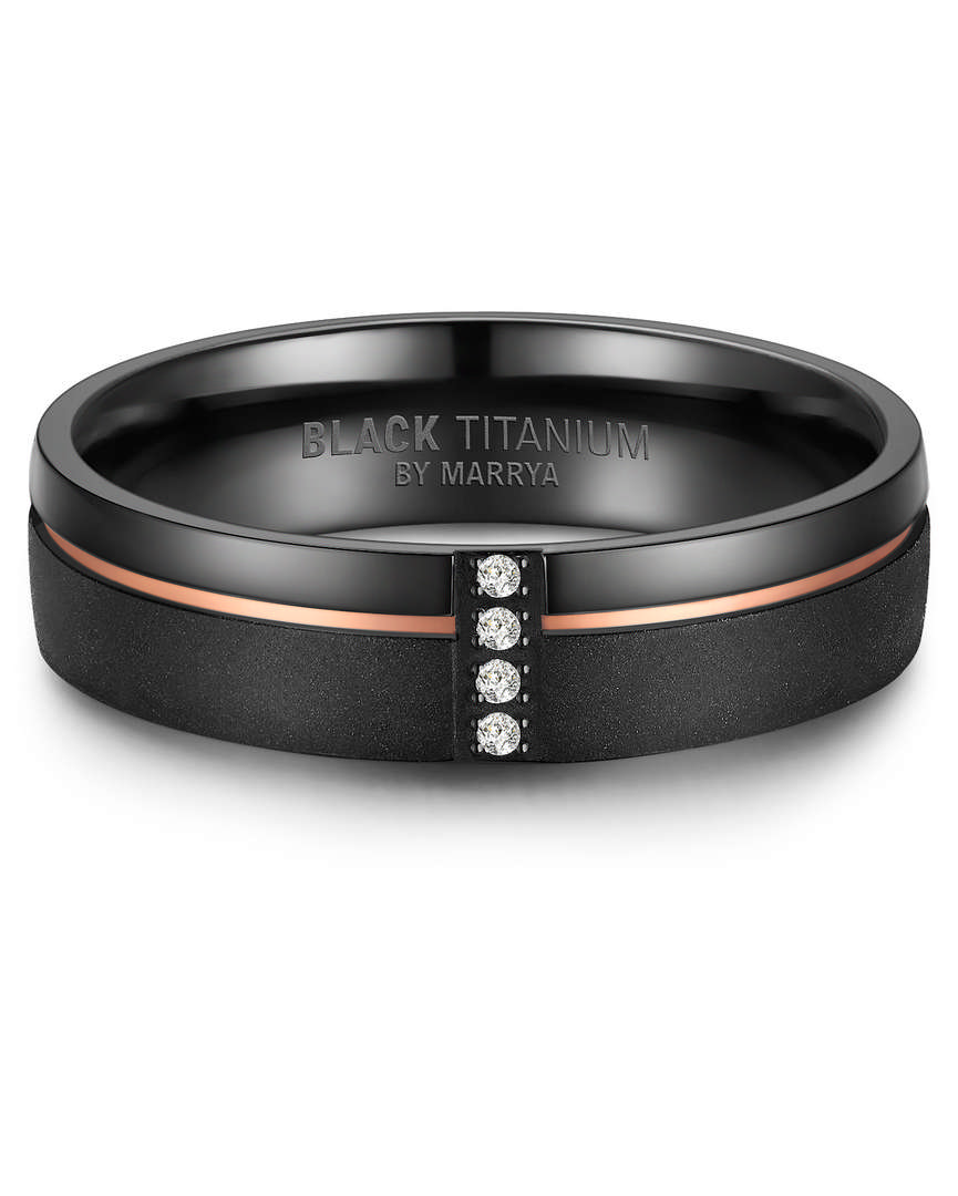 Dames zwarte  titanium ring bestaat uit een metaallegering van 51% zirkonium en 49% titanium. De zwarte kleur wordt verkregen door een verhittings-/bakproces. Het is 14K IP-geplateerd met roze en gele tinten. Dit is een hoogwaardig proces! Wij gebruiken nooit inferieure waterplating.