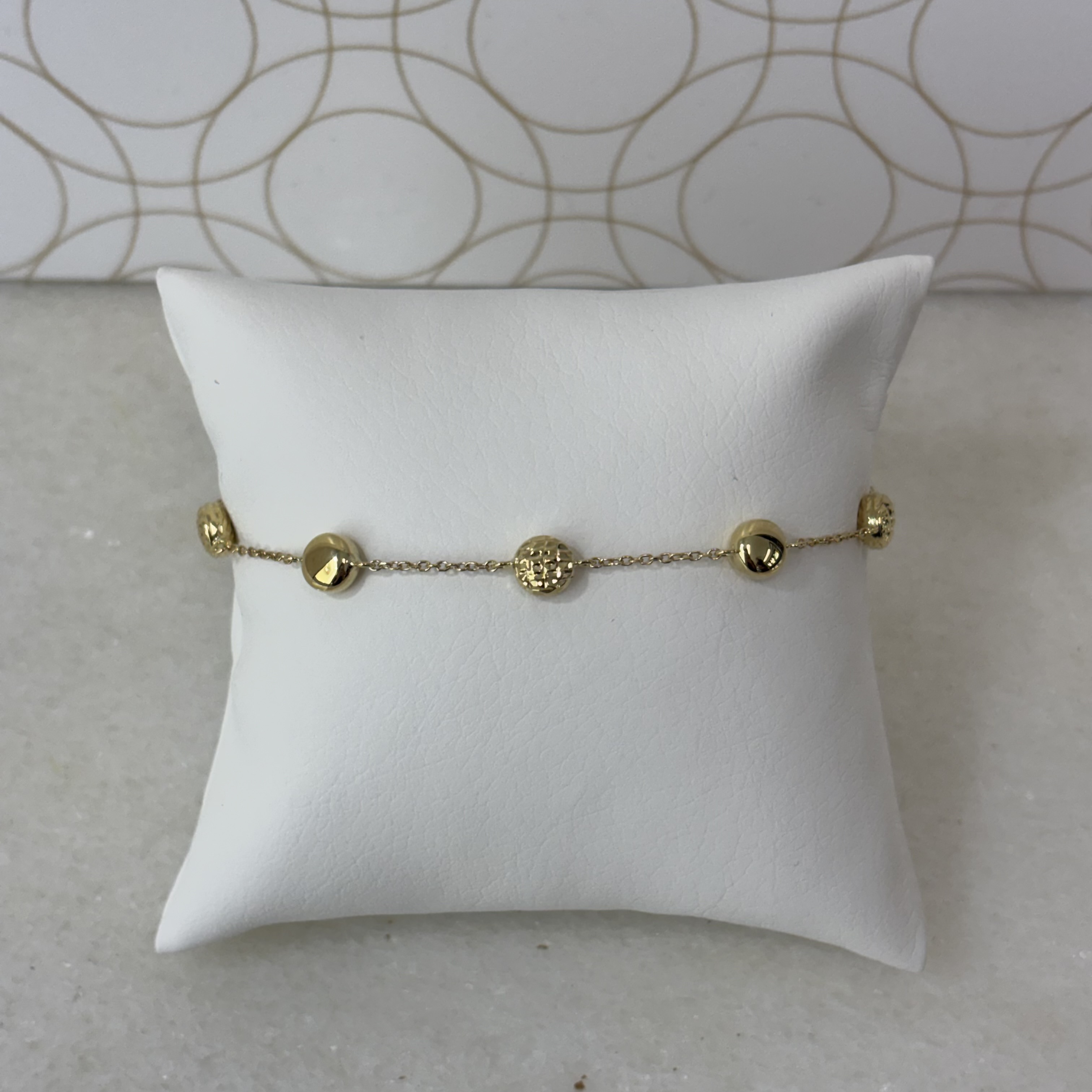 Dit is een armband van het merk Italo Bottene gemaakt voor dames.