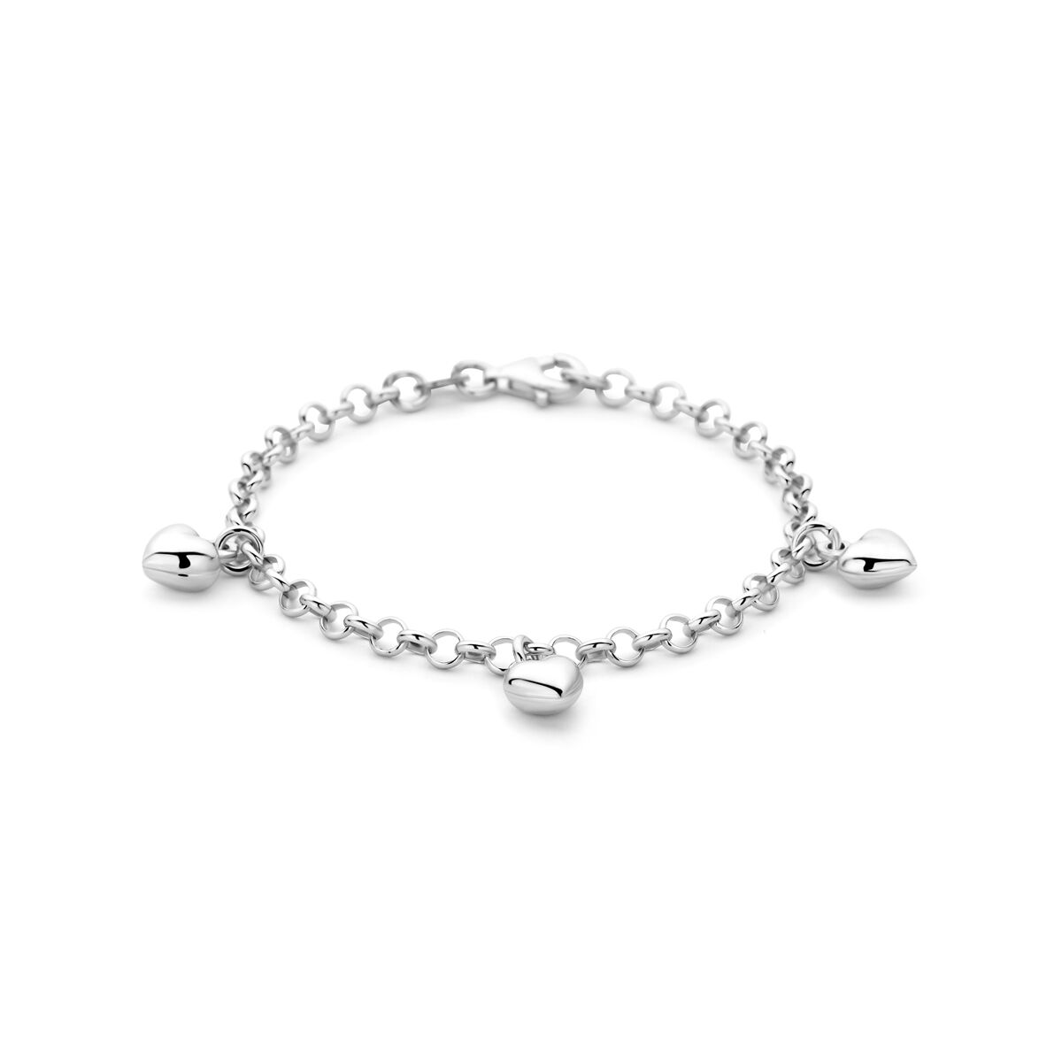 Deze fijne armband van 15 cm is versierd met een subtiel hartje en staat symbool voor liefde en vriendschap. Gemaakt van 925 sterling zilver (of zilverkleurig metaal), en perfect passend om een kinderpols. Een prachtig cadeautje voor een verjaardag, communie of als eerste waardevolle sieraad.