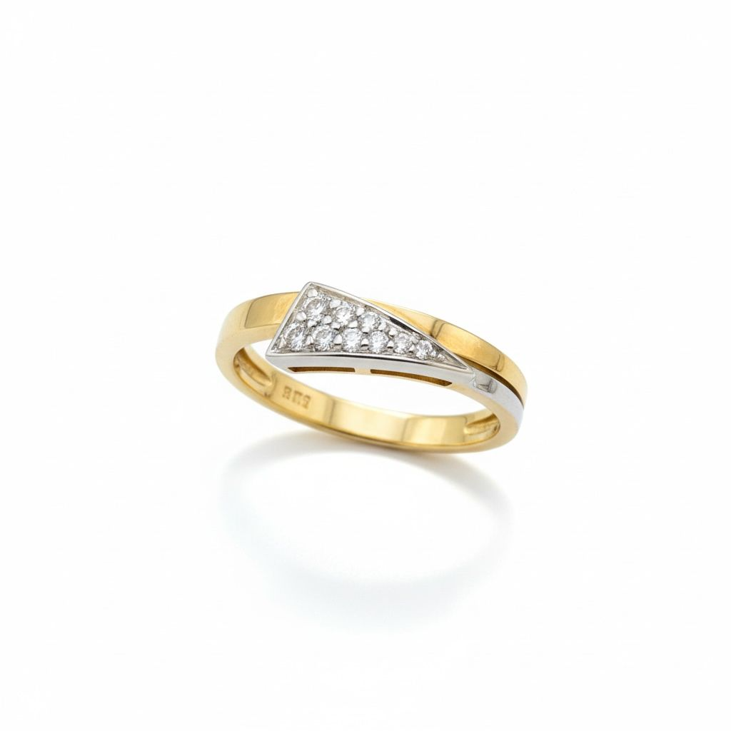Bicolor ring met 9 briljantjes van 0.08 caraat gezet in een filetzetting.