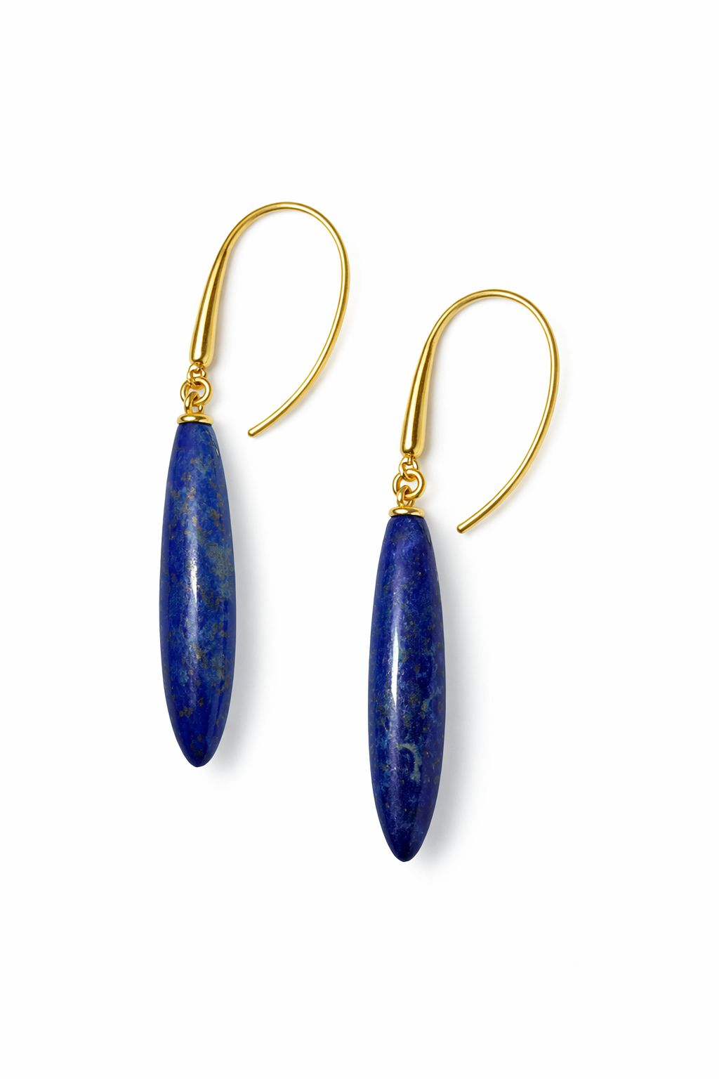 De Oorhaken Go, Lapis AA Lang met modelnummer E-25-66962 biedt elegante hoepeloorbellen van ongedefinieerd merk. Deze klassiek vormgegeven oorbellen accentueren uw stijl met een vleugje verfijning en passen perfect bij zowel casual als formele outfits. Draag ze met een opgestoken kapsel of een elegante avondjurk voor een chique look. Perfect voor elke gelegenheid.