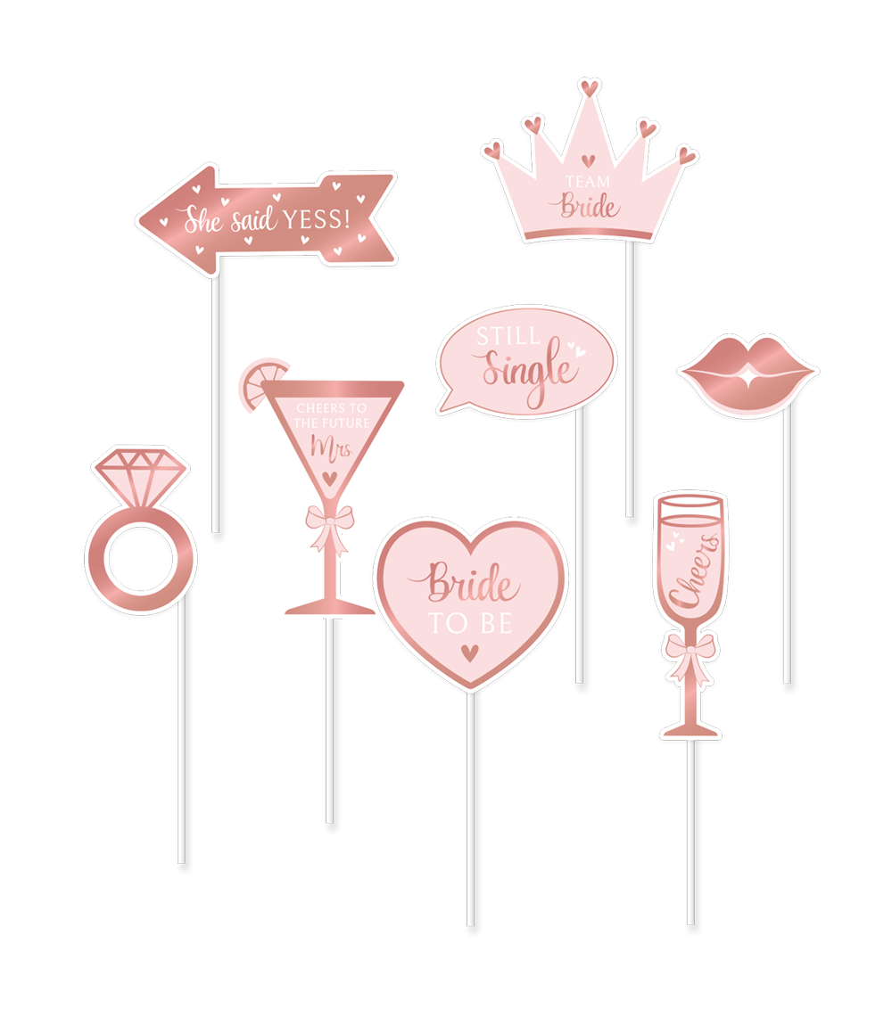 Deze Photo Props &ndash; Bride to Be zijn feestelijke accessoires voor vrijgezellenfeesten en bridal showers. De set bevat 8 verschillende designs die aansluiten bij het Bride to Be thema en geschikt zijn voor gebruik tijdens fotomomenten.
De props zijn ontworpen om eenvoudig vast te houden tijdens het maken van groepsfoto&rsquo;s en zorgen voor een speelse en herkenbare themasfeer.
