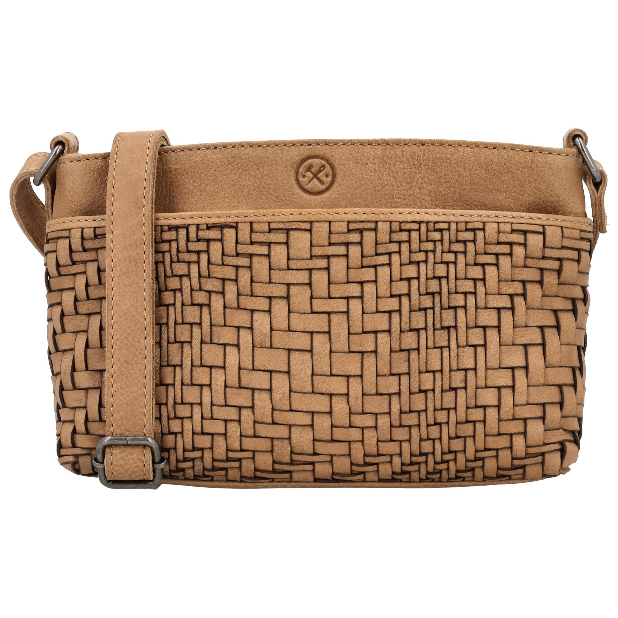 De Hide & Stitches Inspired by Illusion crossbodytas is een stijlvolle leren schoudertas met een praktische indeling. De tas sluit met een stevige rits aan de bovenzijde en biedt voldoende ruimte voor je dagelijkse essentials.

Binnenin vind je een ritsvak en een apart telefoonvak, zodat je je spullen netjes en overzichtelijk kunt opbergen. Aan de voor- en achterkant heeft de tas een extra ritsvak, ideaal voor kleinere items die je snel wilt pakken. De voorkant is voorzien van een gevlochten detail dat de tas een unieke en verfijnde uitstraling geeft. De tas is voorzien van een verstelbare schouderband, zodat je hem op de gewenste lengte kunt dragen.

Kenmerken:

Sluit met ritssluiting aan de bovenzijde
Ritsvak en telefoonvak binnenin
Voorvak met ritssluiting
Achtervak met ritssluiting
Gevlochten detail op de voorkant
Verstelbare schouderband
Gemaakt van leer