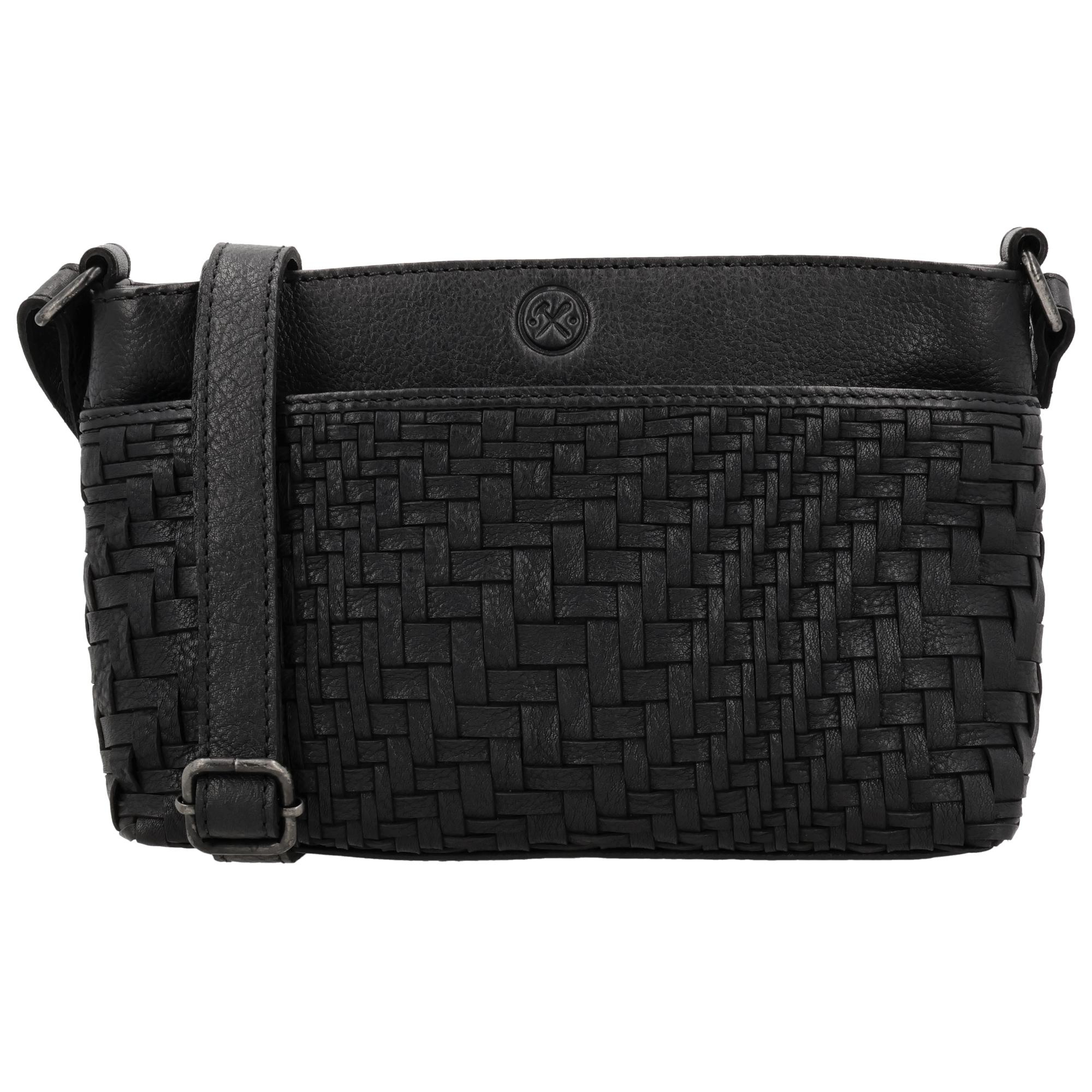 De Hide & Stitches Inspired by Illusion crossbodytas is een stijlvolle leren schoudertas met een praktische indeling. De tas sluit met een stevige rits aan de bovenzijde en biedt voldoende ruimte voor je dagelijkse essentials.

Binnenin vind je een ritsvak en een apart telefoonvak, zodat je je spullen netjes en overzichtelijk kunt opbergen. Aan de voor- en achterkant heeft de tas een extra ritsvak, ideaal voor kleinere items die je snel wilt pakken. De voorkant is voorzien van een gevlochten detail dat de tas een unieke en verfijnde uitstraling geeft. De tas is voorzien van een verstelbare schouderband, zodat je hem op de gewenste lengte kunt dragen.

Kenmerken:

Sluit met ritssluiting aan de bovenzijde
Ritsvak en telefoonvak binnenin
Voorvak met ritssluiting
Achtervak met ritssluiting
Gevlochten detail op de voorkant
Verstelbare schouderband
Gemaakt van leer