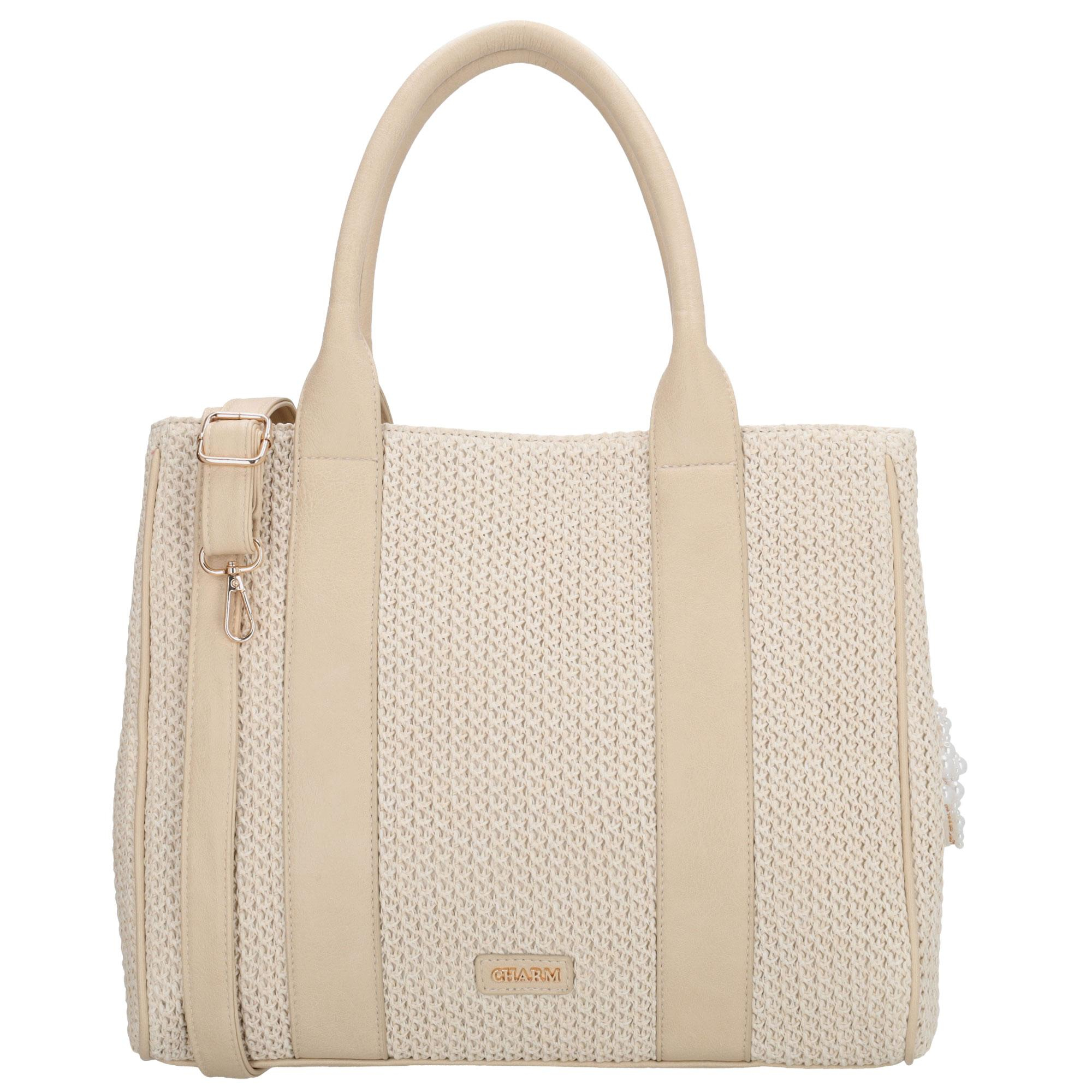 De Charm London Capri Shopper is een ruime en stijlvolle tas met een zomerse gestreepte riet look. De twee stevige handvaten maken de shopper ideaal voor dagelijks gebruik en dankzij de ritssluiting berg je je spullen veilig op. Binnenin vind je een overzichtelijke indeling met een tussenritsvak, twee insteekvakken en een ritsvak zodat je al je essentials netjes georganiseerd meeneemt.

Aan de achterkant bevindt zich een extra ritsvak voor items die je graag snel wilt pakken. De verstelbare en afneembare schouderband geeft je de vrijheid om de shopper ook comfortabel crossbody te dragen. Als speelse finishing touch is de tas voorzien van een bag charm met een zeester die de zomerse look compleet maakt.

Kenmerken:


&bull; Shopper met twee handvaten
&bull; Gestreepte riet look
&bull; Sluit met rits
&bull; Tussenritsvak
&bull; Twee insteekvakken
&bull; Ritsvak aan de binnenkant
&bull; Achterritsvak
&bull; Verstelbare en afneembare schouderband
&bull; Bag charm met zeester