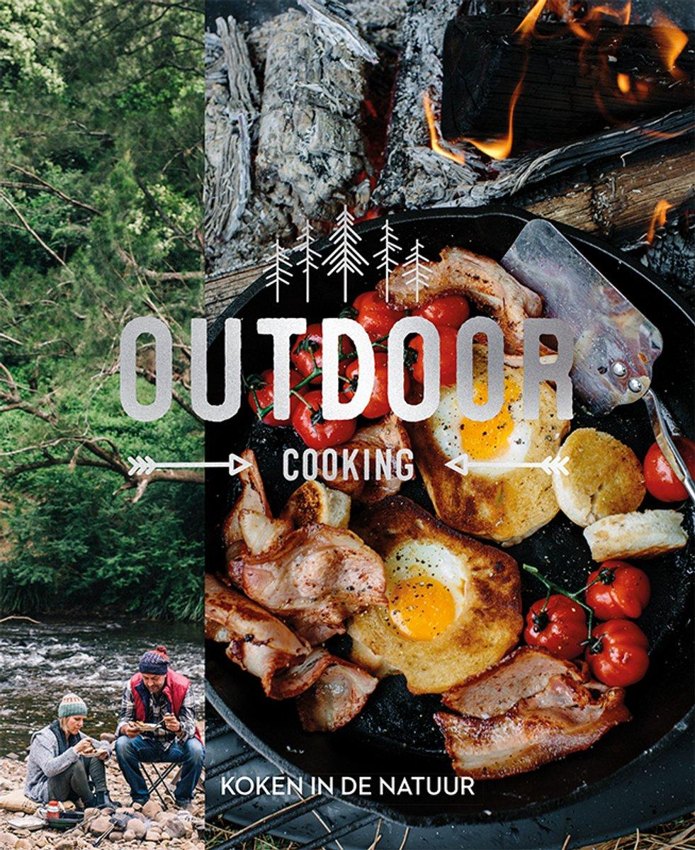 &lsquo;Outdoor Cooking&rsquo; is het perfecte kookboek voor iedereen die graag buiten leeft &eacute;n buiten kookt, zonder gedoe maar met smaak. Of je nu bij je tent staat na een mooie wandeling, op het strand een vuurtje maakt of naast de camper een snelle maaltijd wilt: dit boek laat zien hoe makkelijk en lekker buiten koken kan zijn. Dit boek bevat meer dan alleen barbecueklassiekers: ontdek slimme eenpansgerechten, stoere stoofpotten en comfortfood dat perfect past bij frisse buitenlucht. Denk aan pasta&rsquo;s, groente- en aardappelgerechten, en zoete afsluiters die je direct boven het vuur maakt. Extra handig: tips voor kookgerei en een praktische voorraadlijst, zodat je ook onderweg altijd goed voorbereid bent. De stijlvolle uitvoering maakt &lsquo;m ook nog eens een prachtig cadeau: een gebonden boek met luxe zilverfolie op het omslag. Een mooi cadeau voor iedere avonturier en buitengenieter.