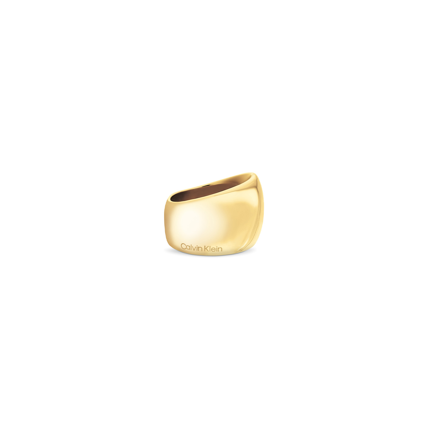 Calvin Klein CJ35000834E Dames Ring Staal GP
Deze stalen dames ring van Calvin Klein met nr CJ35000834E heeft een stoer uiterlijk. De ring heeft een glanzende sculpturale vorm. De ringmaat is 58. Leuk te combineren met andere sieraden uit de serie van Calvin Klein.

OVER CALVIN KLEIN
Calvin Klein is een wereldwijd lifestylemerk dat gewaagde, vooruitstrevende idealen en een verleidelijke, vaak minimalistische, esthetiek nastreeft. Calvin Klein werd groot in de jaren 70 door haar mode- en merkjeans collecties. In de jaren 80 lanceerde Calvin Klein haar spraakmakende ondergoed dat uitdrukkelijk van logo &rsquo;s voorzien was. Vanwege het grote succes is het merk ook succesvol uitgerold in Accessoires, Parfums, Home, Brillen, Golf, Horloges en Sieraden.
Sinds de oprichting in 1968 door Calvin Klein, heeft het merk haar reputatie opgebouwd als leider in de Amerikaanse mode, dankzij een cleane esthetiek en innovatieve ontwerpen. Calvin Klein wil haar publiek verleiden en inspireren door middel van provocerende beelden en opvallende ontwerpen die prikkelen. 

SPECIFICATIES:
- Stalen dames ring
- Maat E  58
- Goudkleurig
- Glimmend