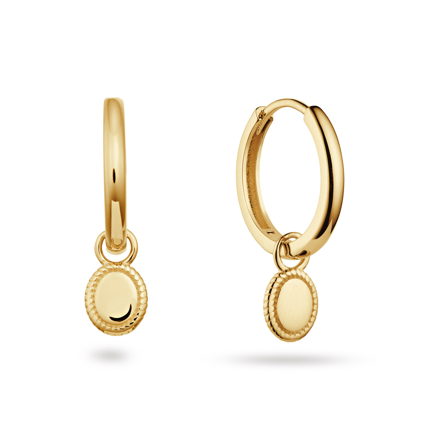 De 14 karaat oorsteker met hangertje ovaal, modelnummer JKE25575, heeft een gewicht van 1.16 gram en een juweeldiepte van 2.0 mm. De creooloorbellen hebben een breedte van 6.0 mm. Het beste te dragen bij zowel casual als formele gelegenheden voor een elegante uitstraling. Perfect om je outfit te completeren.