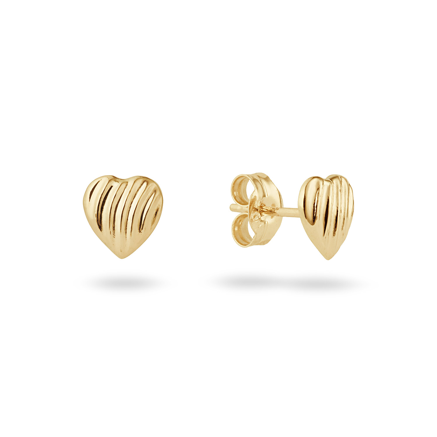Licht, sprankeling en liefde komen samen in de Mandela studs. Deze hartvormige oorbellen zijn voorzien van een prachtige geslepen opbouw die het licht vanuit elke hoek vangt. Het resultaat? Een subtiele maar stralende sparkle die je iedere dag kunt dragen.

Cape Town Chronicles
Ontdek Cape Town Chronicles, een 14 karaat gouden sieradencollectie die de ruige schoonheid en warme energie van Kaapstad tot leven brengt. Van de imposante Tafelberg tot het iconische Lion&rsquo;s Head, van de speelse pingu&iuml;ns op Boulders Beach tot het indrukwekkende Kaap de Goede Hoop. Elke plek heeft mij ge&iuml;nspireerd bij het ontwerpen van deze unieke collectie.

Het merk
Jackie is h&eacute;t 14 karaat gouden on trend sieradenmerk. De collecties zijn ge&iuml;nspireerd op de reizen die ik maak, van stedentrips tot exotische oorden. Elk gouden sieraad is helemaal van nu, handgemaakt door Europese goudsmeden en vervaardigd van overwegend gerecycled goud met echte edelstenen en zoetwaterparels. Elke collectie is dan ook met veel liefde en passie samengesteld. Mijn Jackie sieraden zijn de perfecte finishing touch voor iedere outfit!

Specificaties
- Studs
- Materiaal: 14 Karaat - Geelgoud - 585
- Hart
- 6mm