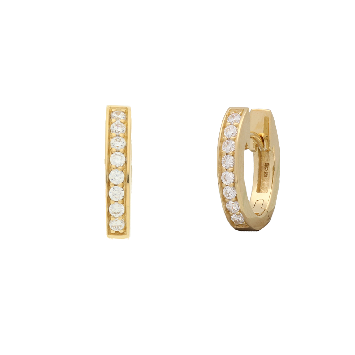 Deze oorringen van Glow maken je outfit helemaal af! Ze zijn verguld en bestaan uit sprankelende zirkonia's. Met welke andere sieraden van Glow combineer jij deze prachtige oorringen?

GLOW
Benadruk jouw stijl met de verfijnde sieraden van GLOW en laat je inspireren door de uitgebreide collectie 14 karaats gouden sieraden van de hoogste Europese kwaliteit. Ontworpen om elke dag te dragen. Naast tijdloze ontwerpen bestaat de collectie ook uit hippe sieraden; zoals minimalistische gouden kettingen en grafische oorknopjes. Wil je een beetje extra stralen? Kies dan voor flonkerende zirkonia of ga voor luxe met onze geraffineerde diamanten sieraden.
  
  Specificaties
  - 107.8011.00
  - Oorringen
  - Verguld
  - Diameter: 13mm