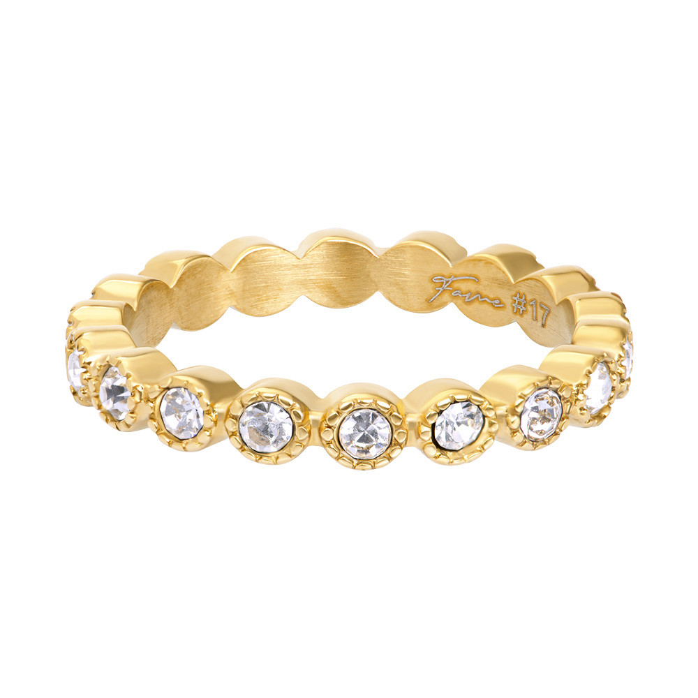 De iXXXi Fame ring Kaia is een basic single ring gemaakt van stainless steel. De ring heeft het design van diverse cirkels met daarin sprankelende zirconia stenen naast elkaar.