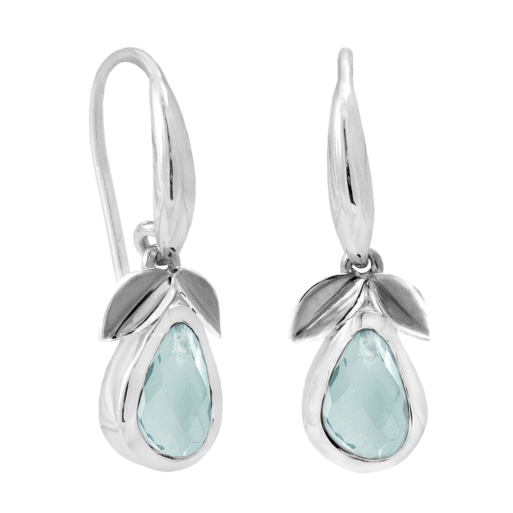 Deze sterling zilveren oorbellen hebben elk een 7 x 4,5 mm blauwe topaas.