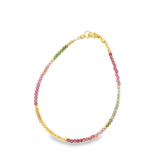 Das feine Turmalinarmband,ist ein fantasievoller Schmuck aus der Kategorie Armband. Es strahlt Eleganz aus und kann zu besonderen Anl&auml;ssen oder im Alltag getragen werden. Am besten wird es alleine oder in Kombination mit anderen Schmuckst&uuml;cken am Handgelenk getragen, um einen stilvollen Akzent zu setzen.