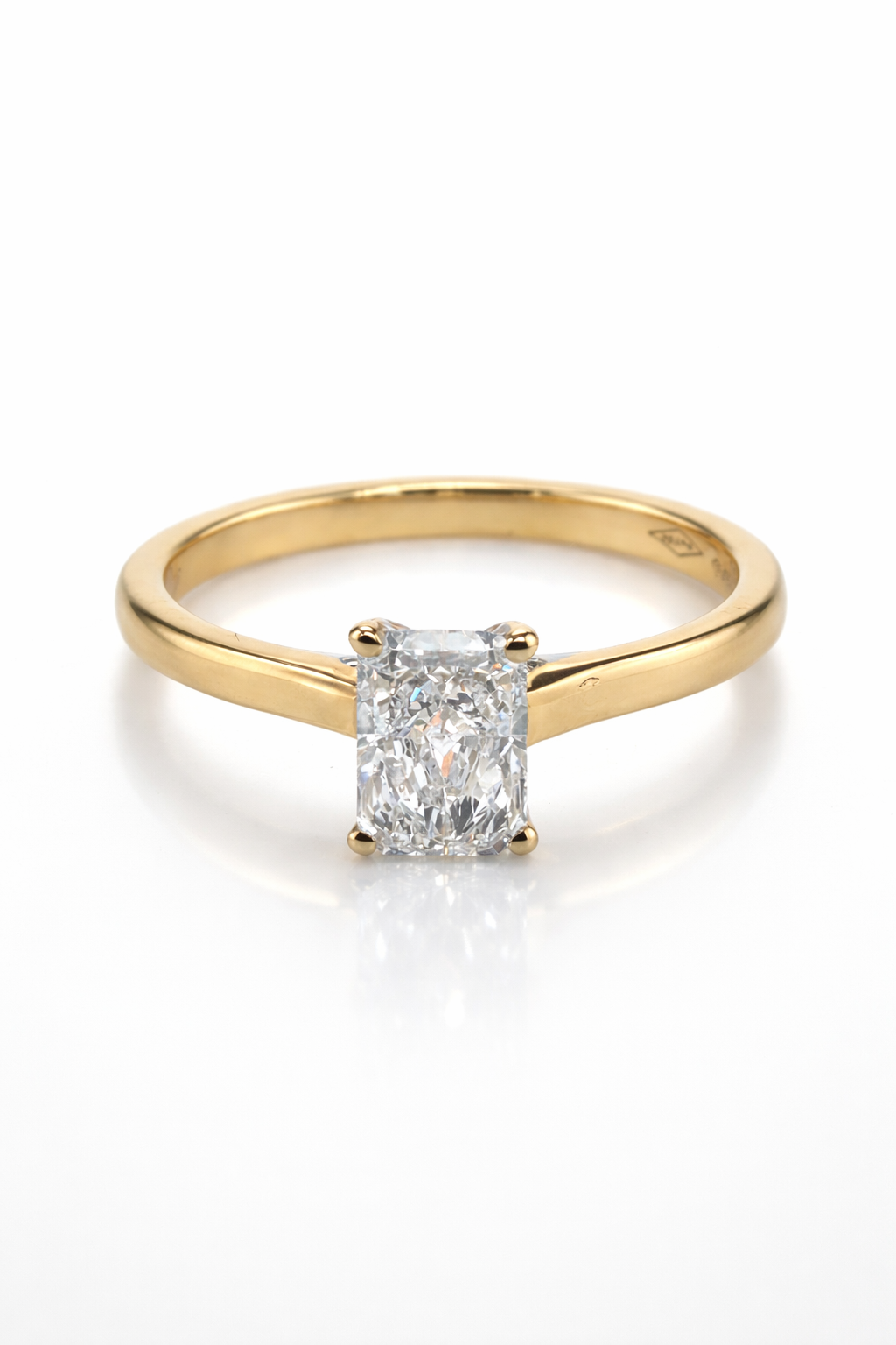 Ring goud 18kt met labdiamant