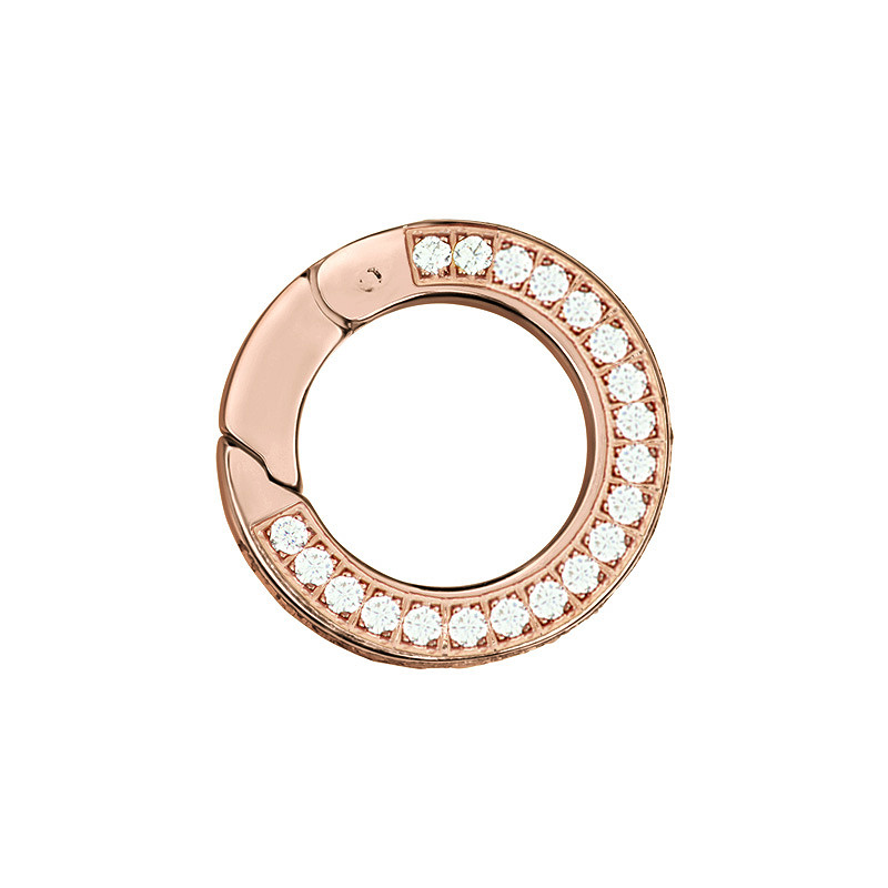 De Verbindschakel Zirconia Stone Small van iXXX Connect is gemaakt van stainless steel. Deze rondvormige sluiting kun je open en dicht doen, waardoor je meerdere sieraad onderdelen uit de Connect collectie met elkaar kunt verbinden.