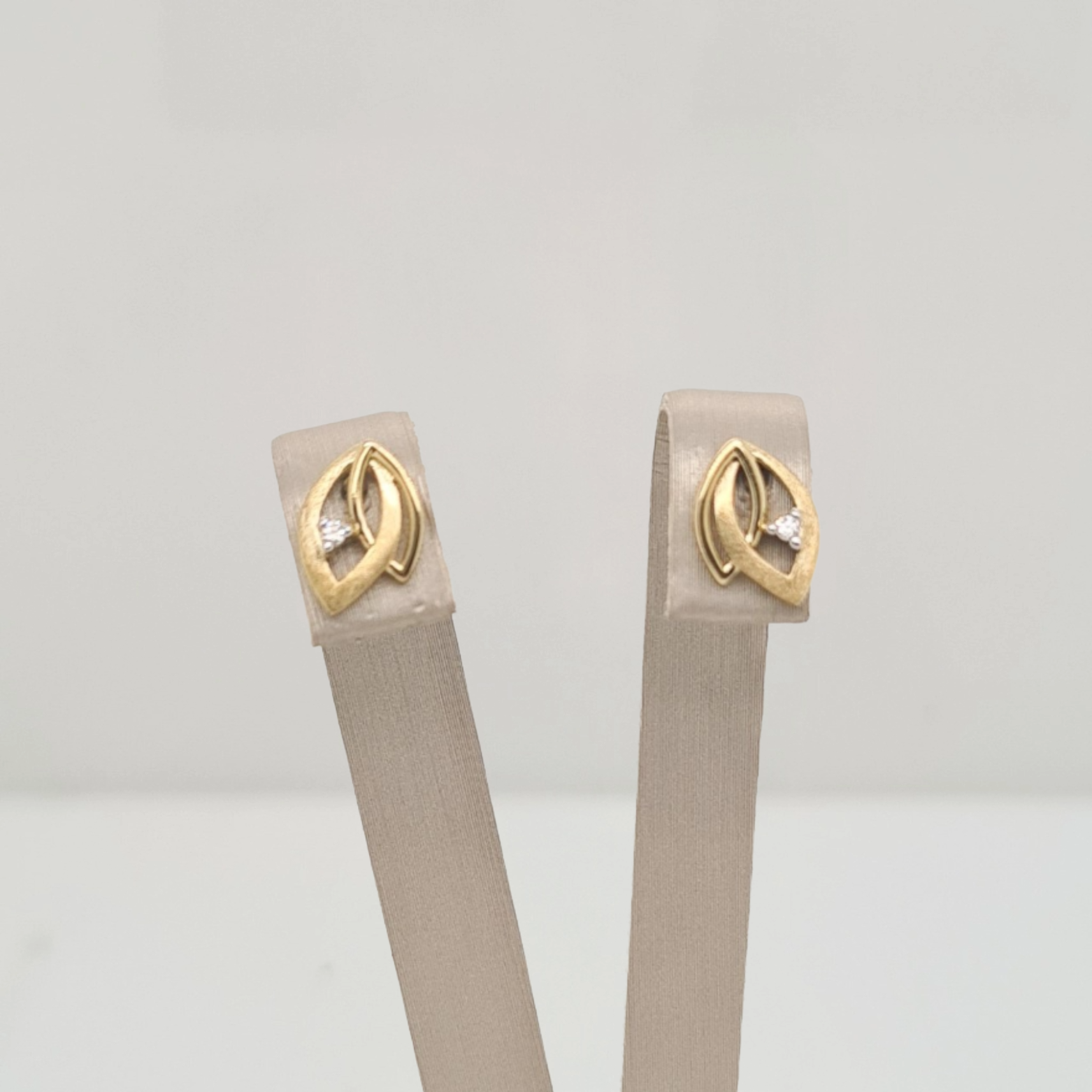 14krt gouden oorsieraden met diamant