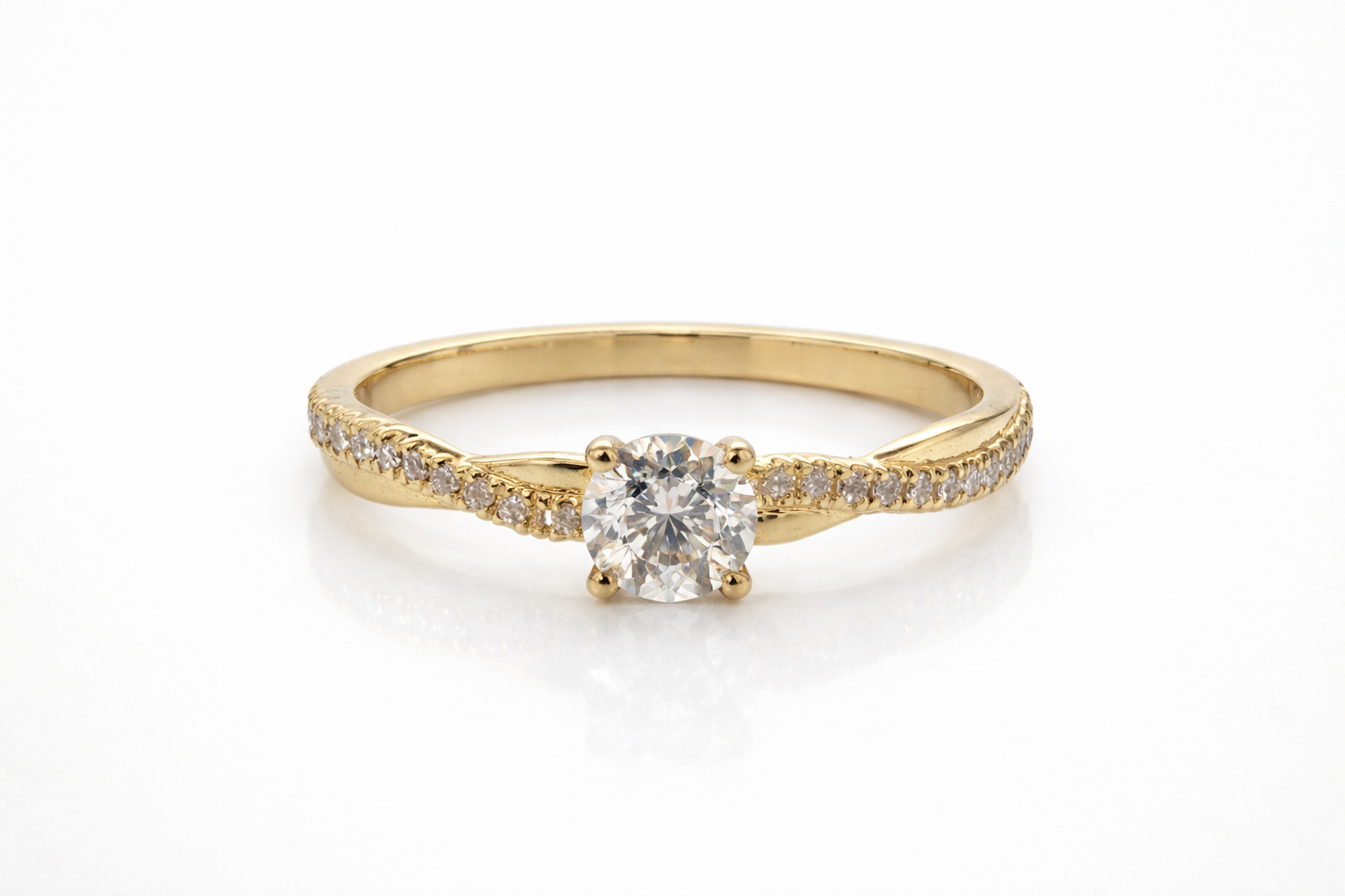 Ring goud 18kt met natuurlijke diamant .