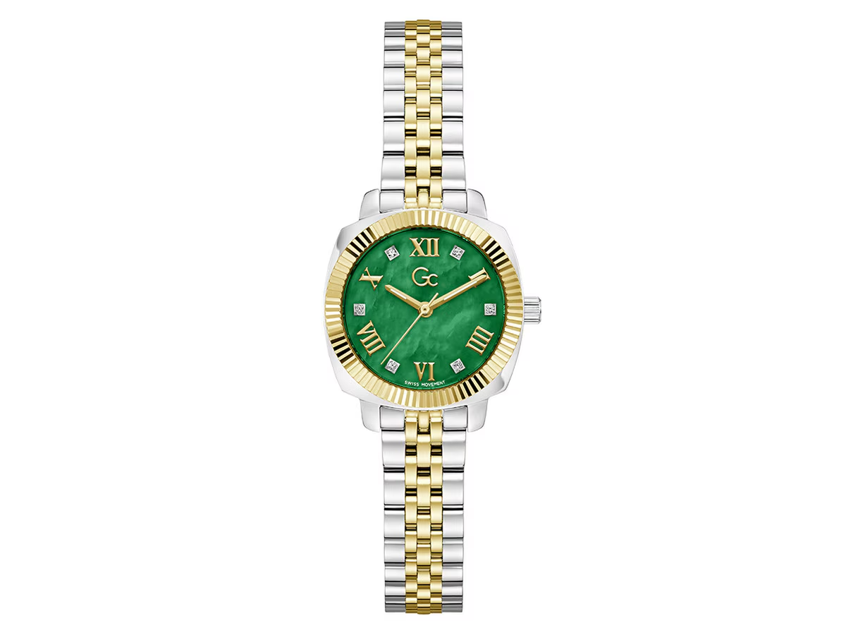 Dit product, modelnummer Z73003L9, is een stijlvol polshorloge met een goudkleurige horlogeband. Het mist een datumaanduiding, maar maakt dat goed met zijn elegante uitstraling. Perfect om te dragen bij formele gelegenheden of als een statementstuk bij casual outfits. Voeg een vleugje verfijning toe aan je look met dit prachtige horloge.