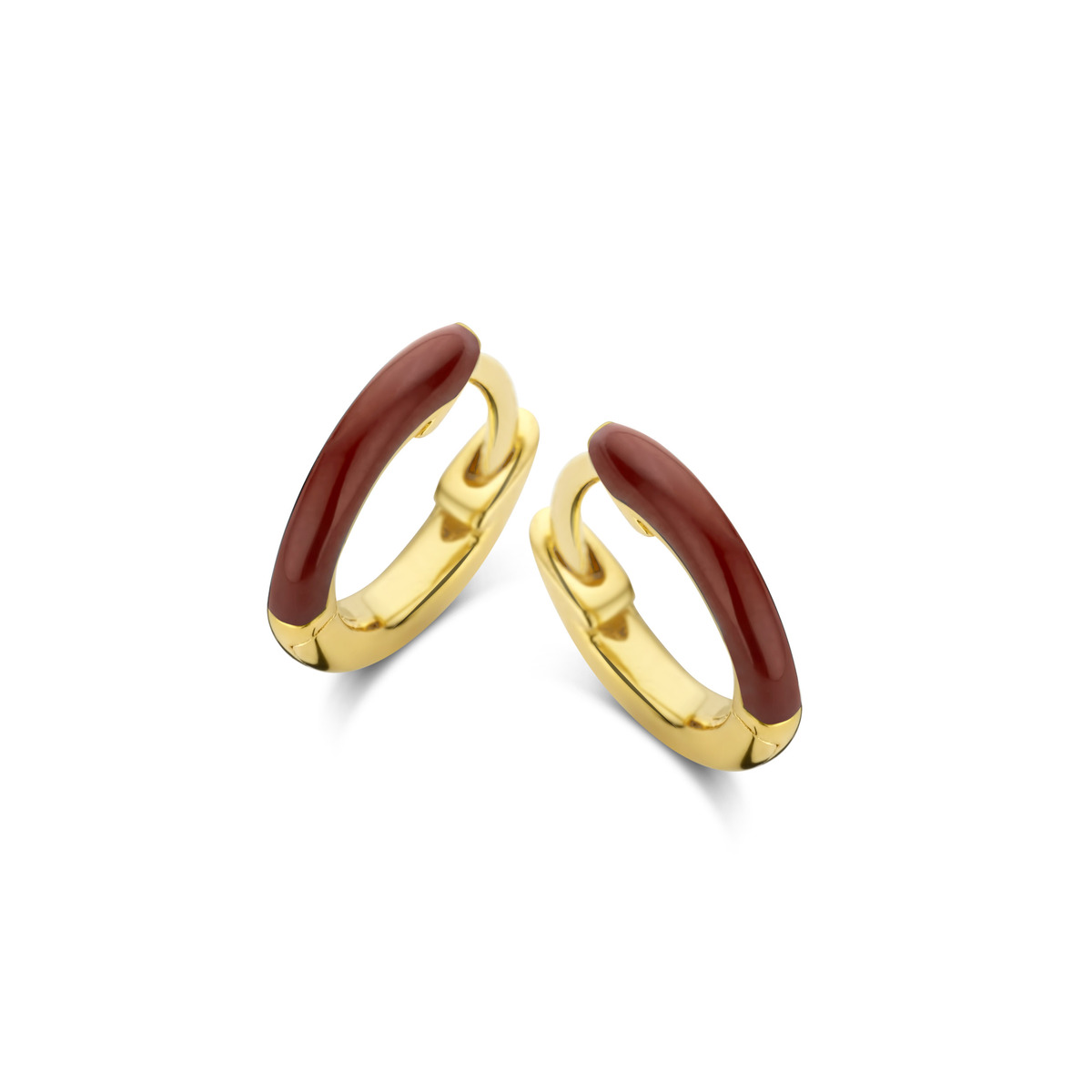 De Zilveren geel vergulde creooltjes N3L64 zijn oorstekers vervaardigd uit 925 sterling zilver, verguld met goud voor een prachtige gouden kleur. Met een gewicht van 1 gram en een diameter van 10 mm, bieden ze ingetogen elegantie. Perfect voor dagelijks gebruik of speciale gelegenheden, combineren ze moeiteloos met zowel casual als formele outfits.