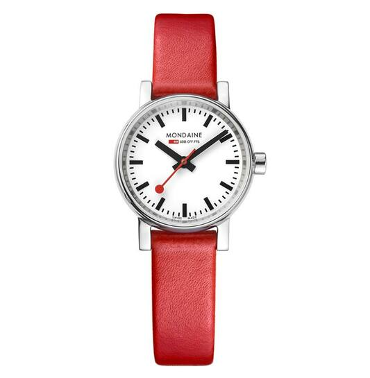 Mondaine M658.30323.11SBB Horloge - Classic - Leer - 30mm
Dit unieke Mondaine horloge met nummer: M658.30323.11SBB uit de Classic serie heeft een elegant uiterlijk. Op de witte wijzerplaat is de uursaanduiding met strepen duidelijk zichtbaar en als blikvanger draait de rode secondewijzer sierlijk in het rond, net als de wel bekende stationsklok. Aan het stalen ronde kastje zit een rode leren band met een gespsluiting. Het horloge is Swiss Made, heeft een mineraalglas, een doorsnee van 30mm en is 3ATM. 

Het Merk:
The Official Swiss Railway Watch. Gebaseerd op de officiele stationsklok van de Zwitserse spoorwegen, is 30 jaar geleden de horlogelijn onder het merk Mondaine opgezet. Zwitserse kwaliteitsuurwerken, net zo punctueel als de Zwitserse treinen. Een echte design klassieker met een unieke wijzerplaat en de wereldberoemde rode secondewijzer met bolletje. Herkenbaar uit duizenden.

Specificaties:
- Mineraalglas
- Witte wijzerplaat
- Rode leren band
- Swiss Made
- 3ATM (Regen- & spatwaterdicht)
- 30mm