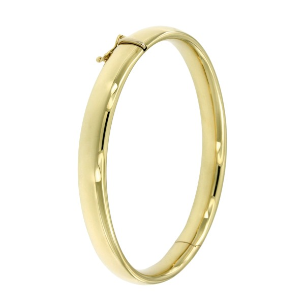 De Exclusief Gouden Armband is een indrukwekkend sieraad dat elegantie en stijl biedt. Deze bangle, voegt klasse toe aan elke outfit. Draag hem solo voor een subtiele uitstraling of combineer met andere armbanden voor een gedurfde statementlook. Perfect voor zowel formele als casual gelegenheden. Deze armband is 61mm breed.