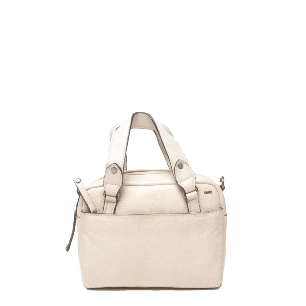 Lucca Handtas &ndash; Wittinten Rundleer voor Dames
Ontdek de perfecte combinatie van elegantie en functionaliteit met de Lucca handtas voor dames in wittinten. Deze stijlvolle tas straalt rust, luxe en verfijning uit en is de ideale keuze voor vrouwen die houden van een frisse en tijdloze look. Gemaakt van hoogwaardig rundleder, biedt deze handtas niet alleen een exclusieve uitstraling, maar ook duurzaamheid en kwaliteit.
Met afmetingen van 10 &times; 22 &times; 18 cm en een gewicht van 1000 gram, biedt deze tas voldoende ruimte voor al je dagelijkse essentials, zoals je portemonnee, telefoon en make-up. Het praktische ontwerp zorgt ervoor dat je alles georganiseerd kunt meenemen, terwijl de stevige handgrepen zorgen voor optimaal draagcomfort.
De Lucca collectie staat bekend om haar minimalistische designs en hoogwaardige afwerking. Deze dames handtas in lichte wittinten is een veelzijdige accessoire die perfect past bij zowel zakelijke als casual outfits.
Belangrijkste kenmerken:
Gemaakt van premium rundleder
Kleur: Wittinten (lichte, frisse uitstraling)
Ruim en praktisch formaat
Afmetingen: 10 &times; 22 &times; 18 cm
Gewicht: 1000 g
Stevige handgrepen
Onderdeel van de Lucca collectie
Ideaal voor dagelijks gebruik en werk
Kies voor een elegante en frisse stijl met de Lucca handtas in wittinten &ndash; een tijdloze must-have voor iedere moderne vrouw.