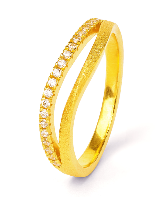 De Linda-Ring Zirkonia modelnummer 53133156-056 is een prachtige ring van sterling zilver (925) met een goudkleurige afwerking. Het is een elegante keuze voor dagelijks gebruik of speciale gelegenheden. Draag deze ring op zichzelf voor een minimalistische uitstraling of combineer met andere sieraden voor een compleet statement. Perfect om je stijl een verfijnde touch te geven!