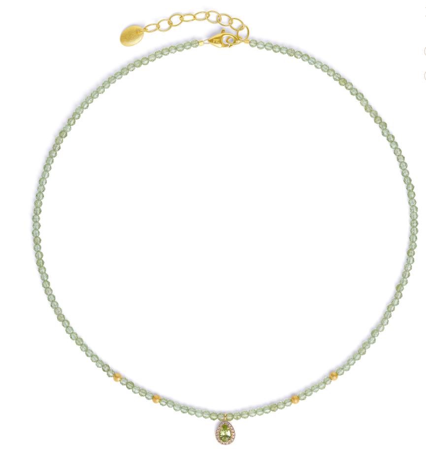 De Mariela-KE Topas-blau go-si925, modelnummer 8160003126-V46, is een prachtige ketting van een onbekend merk. Gemaakt van 925 sterling zilver en goudkleurig van uiterlijk, straalt het elegantie uit. Draag deze verfijnde ketting boven een eenvoudige, effen top of jurk om de sierlijke uitstraling te benadrukken. Perfect voor zowel dagelijks gebruik als speciale gelegenheden.