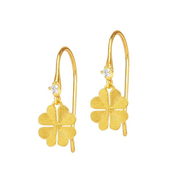 De Kleenifa-OH Zirkonia go-si925 23x9mm met modelnummer 1550011156 is een prachtige sieraad van 925 sterling zilver, goudkleurig afgewerkt. Perfect als stijlvolle toevoeging aan je sieradencollectie. Draag het bij een elegante avondoutfit of geef je dagelijkse look een verfijnde touch. Prachtig te combineren met zilveren of gouden sieraden voor een complete uitstraling.