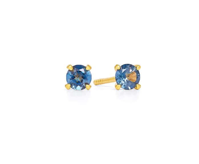 De Brilliani-OS Topas-blau go-si925 4mm, modelnummer 19184126, is een prachtig paar stud oorbellen van 925 sterling zilver met een schitterende blauwe kleur. Perfect voor dagelijks gebruik of speciale gelegenheden. Deze tijdloze sieraden voegen een vleugje elegantie toe aan elke outfit. Ideaal om te combineren met andere zilveren accessoires voor een complete look.