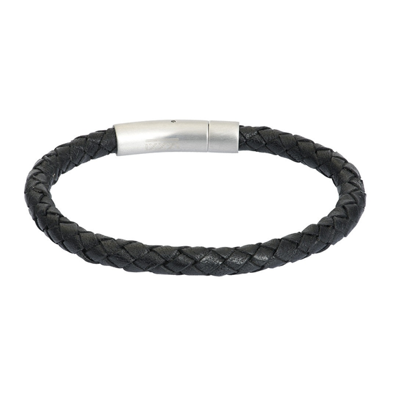 De iXXXi Men armband Joep is een handgemaakte leren armband. De bracelet bestaat uit een rond gevlochten design met een zwartkleurige, leren band.
Verkrijgbaar van maat 17 t/m 23 