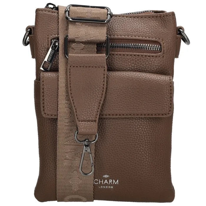 Ga voor compact, stijlvol en praktisch met de Charm London Pentonville Schoudertas in de warme kleur mokka. Deze elegante tas is perfect voor wie graag licht reist, zonder in te leveren op uitstraling en functionaliteit.
Met een slank formaat van 20 x 14 x 3 cm en een inhoud van 0,84 liter is deze schoudertas ideaal voor je belangrijkste essentials, zoals je telefoon, pasjes en sleutels. De tas is gemaakt van hoogwaardig imitatieleder, wat zorgt voor een luxe look en eenvoudig onderhoud. De binnenkant is afgewerkt met stevig polycotton voor extra duurzaamheid.
De tas sluit veilig met een ritssluiting en is voorzien van een afneembare &eacute;n verstelbare schouderband. Hierdoor draag je hem precies zoals jij wilt: als crossbody of als elegante clutch.
De mokka kleur in combinatie met gun metal fittings geeft de tas een moderne, verfijnde uitstraling die moeiteloos past bij zowel casual als chique outfits.
Belangrijkste kenmerken:
Compact en lichtgewicht design
Inhoud: 0,84 liter
Gemaakt van hoogwaardig imitatieleder
Ritssluiting voor veilige opberging
Afneembare en verstelbare schouderband
Te dragen als schoudertas of clutch
Stijlvolle gun metal details
Kleur: mokka
Met de Charm London Pentonville schoudertas heb je jouw essentials altijd stijlvol binnen handbereik.