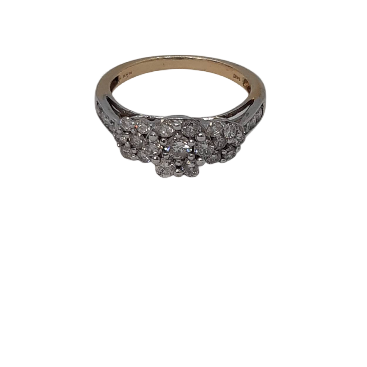Deze schitterende gouden ring (modelnummer BREA-000508) bevat 25 briljant geslepen diamanten van 14 karaats goud. De diamanten hebben een zuiverheid van SI1 en zijn van de kleur H (White Wesselton). Perfect te combineren met formele kleding voor speciale gelegenheden, of om je dagelijkse look een vleugje elegantie te geven. Vingermaat: 55.