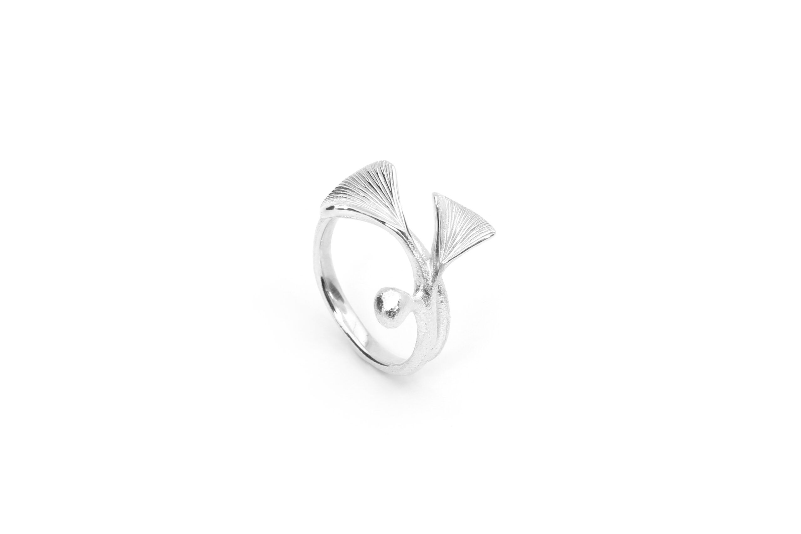 De Per Borup Zilver ring Kaya model 5013R is een prachtig sieraad dat elegantie uitstraalt. Draag deze ring solo voor een verfijnde look of combineer met andere sieraden voor een gedurfde stijl. Ideaal voor zowel dagelijks gebruik als speciale gelegenheden. Perfecte aanvulling voor elke sieradencollectie.