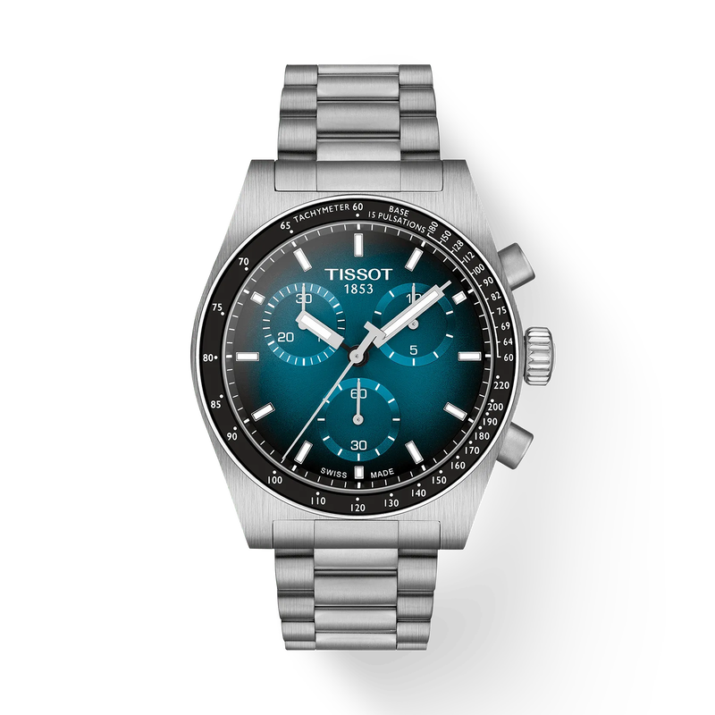 De Tissot PR516 T1494171104101, met modelnummer T1494171104101, is een stijlvolle polshorloge met een roestvrijstalen kast en band. Het heeft een blauwe analoge wijzerplaat met strepen, een saffierglas en Zwitsers quartz uurwerk. Waterbestendig tot 100 meter. Draag dit ronde, zilverkleurige horloge bij formele of casual gelegenheden voor een elegante uitstraling.