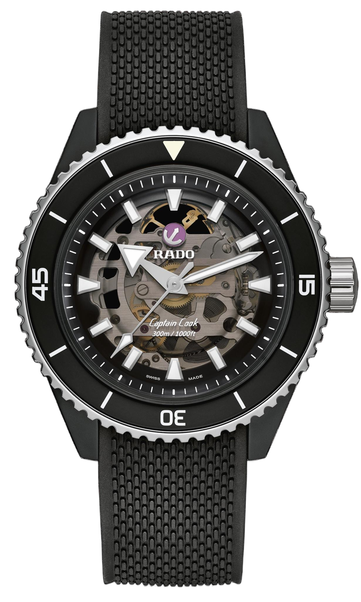 De Rado Captain Cook R32129168 is een stijlvolle polshorloge met een keramische kast en een zwarte wijzerplaat. De horloge heeft een automatische Zwitserse beweging, is hypoallergeen en waterbestendig tot 30 meter. Perfect voor dagelijks gebruik. Draag het met zowel casual als formele outfits voor een moderne uitstraling. 