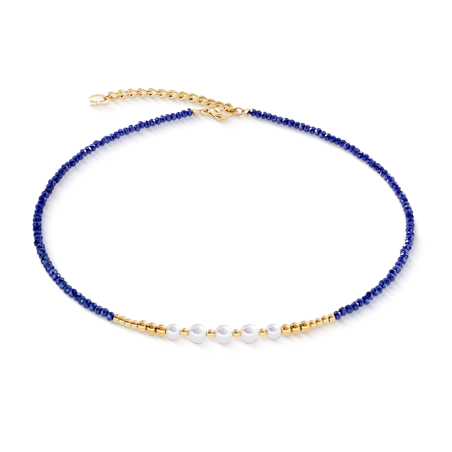 Parelketting met goudkleur en blauwe accenten
De Pearl Line goudkleur blauwe halsketting valt op door zijn strakke silhouet en verfijnde contrast tussen diepblauw en warm goudkleur. Fijn gefacetteerde blauwe glaskralen vormen een elegante, doorlopende lijn, terwijl een centrale reeks schitterende Swarovski&reg; Crystal Pearls en goudkleurige roestvrijstalen elementen een geraffineerd middelpunt cre&euml;ert.

Het samenspel van lichtreflecterende facetten en een zachte parelmoerglans geeft het ontwerp zowel levendigheid als balans. Goudkleurige roestvrijstalen details versterken de luxueuze afwerking en onderstrepen de tijdloze aantrekkingskracht.

Een perfecte keuze voor een elegante zakelijke outfit, avondevenementen of als opvallend kleuraccent voor dagelijks gebruik.

Elk sieraad dat u bij COEUR DE LION bestelt, wordt geleverd in een luxe designverpakking en met een echtheidscertificaat.